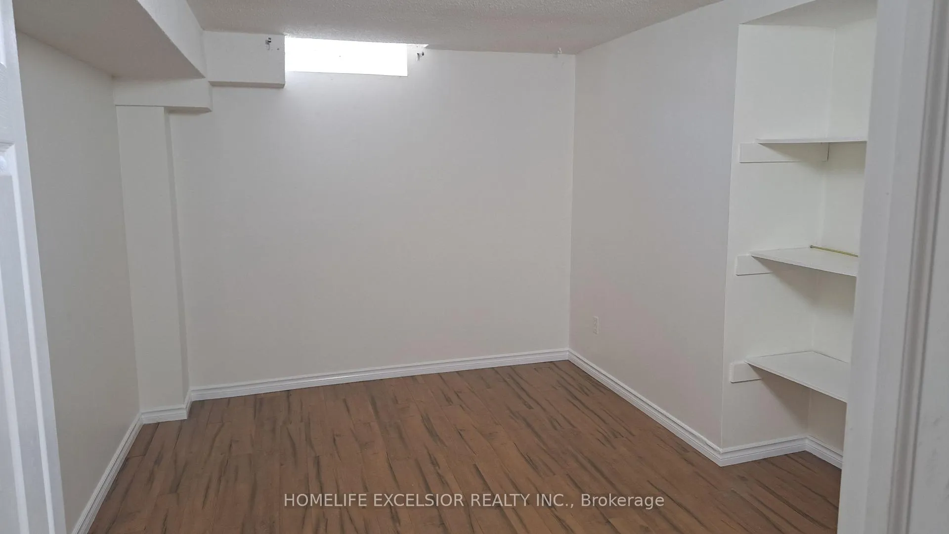 Photo 3 of 8 Sherringham st Drive, Brampton, Heart Lake West — HOMEH