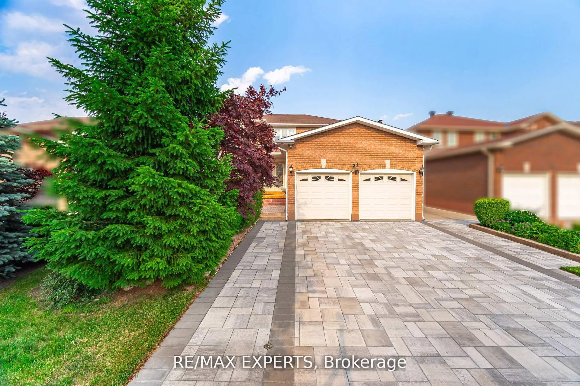 Photo 2 of 21 Williamsburg Lane, Vaughan, East Woodbridge — HOMEH