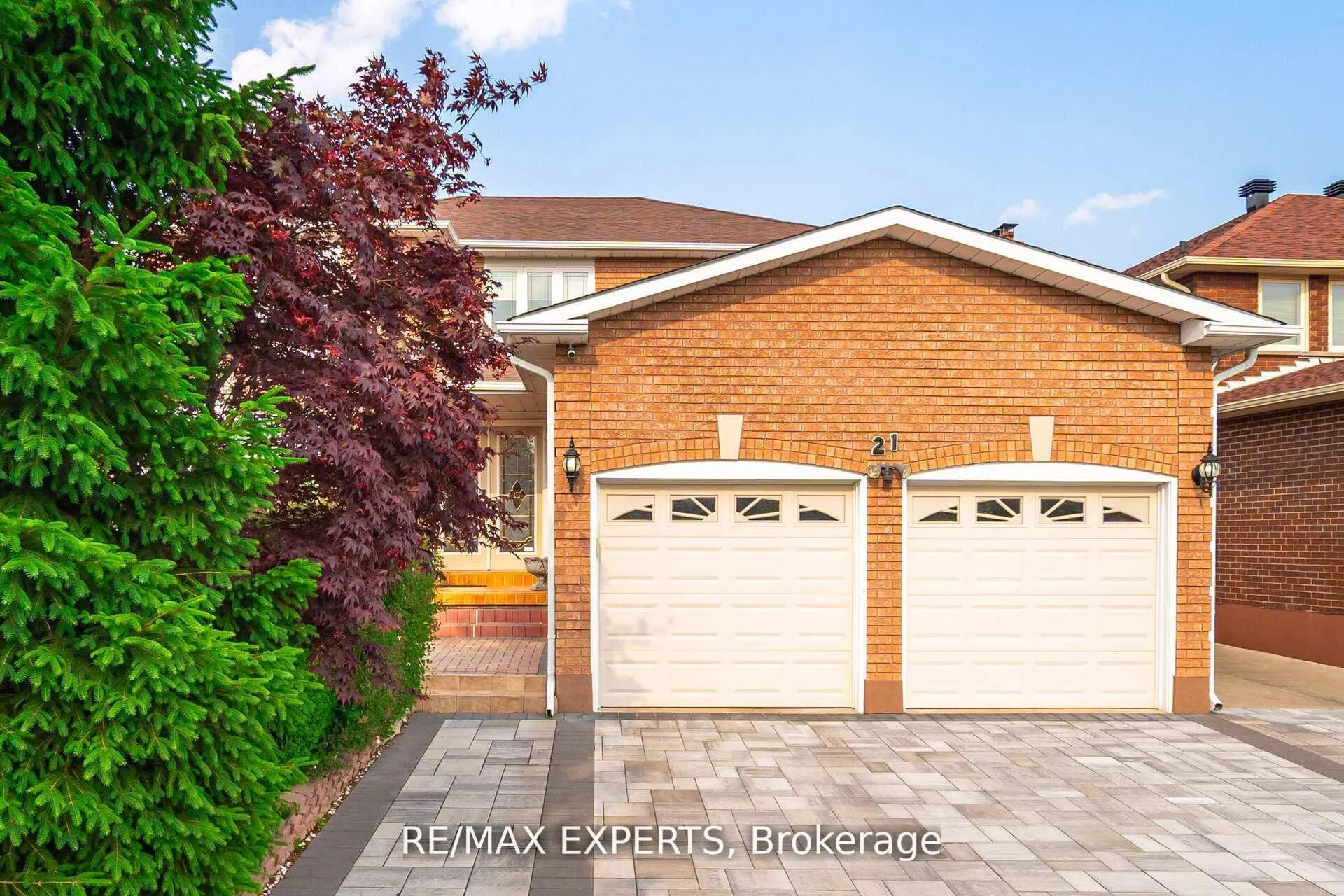 Photo 3 of 21 Williamsburg Lane, Vaughan, East Woodbridge — HOMEH