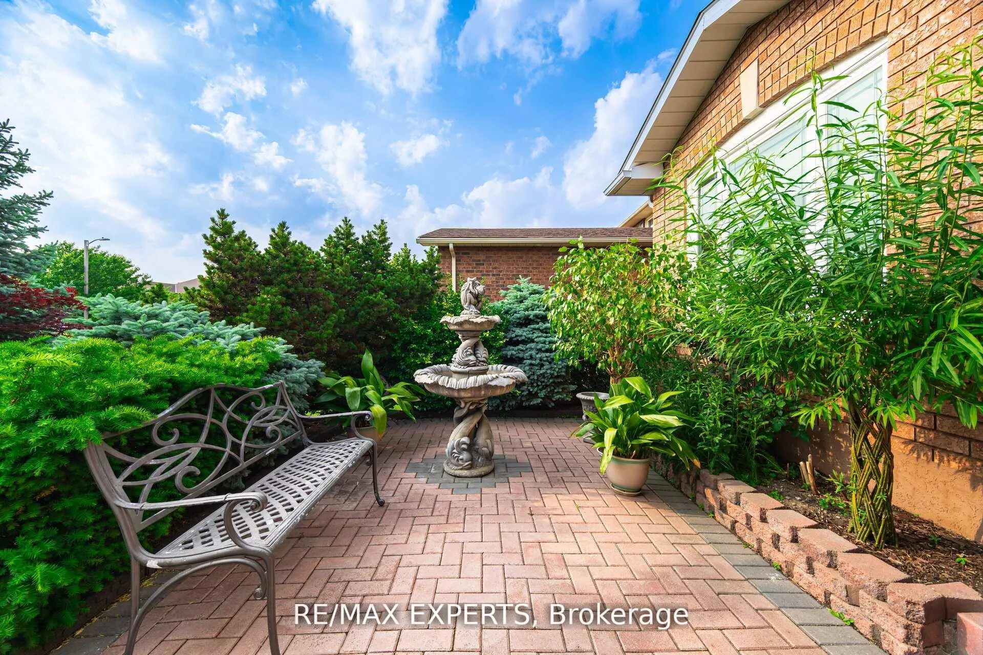 Photo 6 of 21 Williamsburg Lane, Vaughan, East Woodbridge — HOMEH