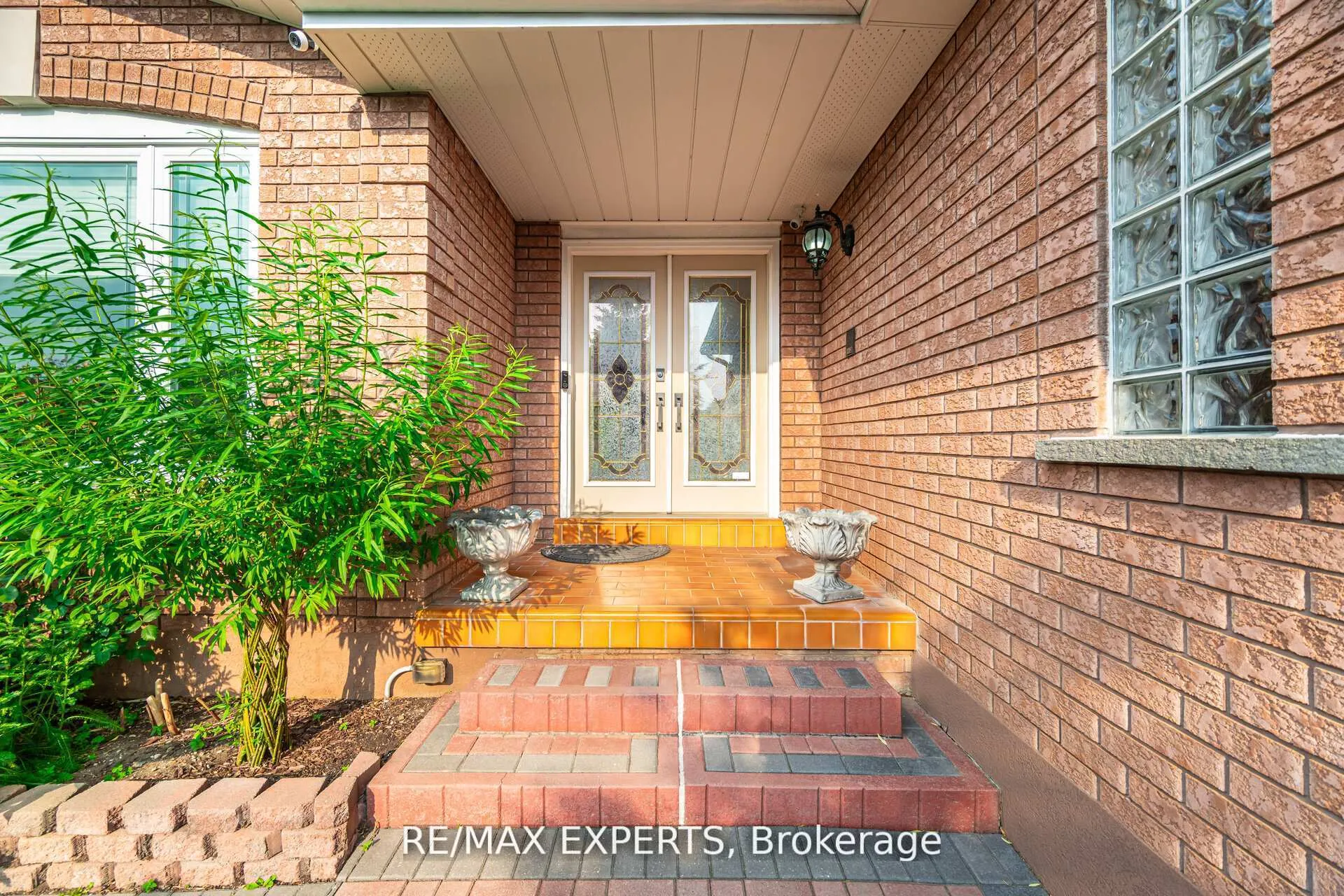 Photo 7 of 21 Williamsburg Lane, Vaughan, East Woodbridge — HOMEH