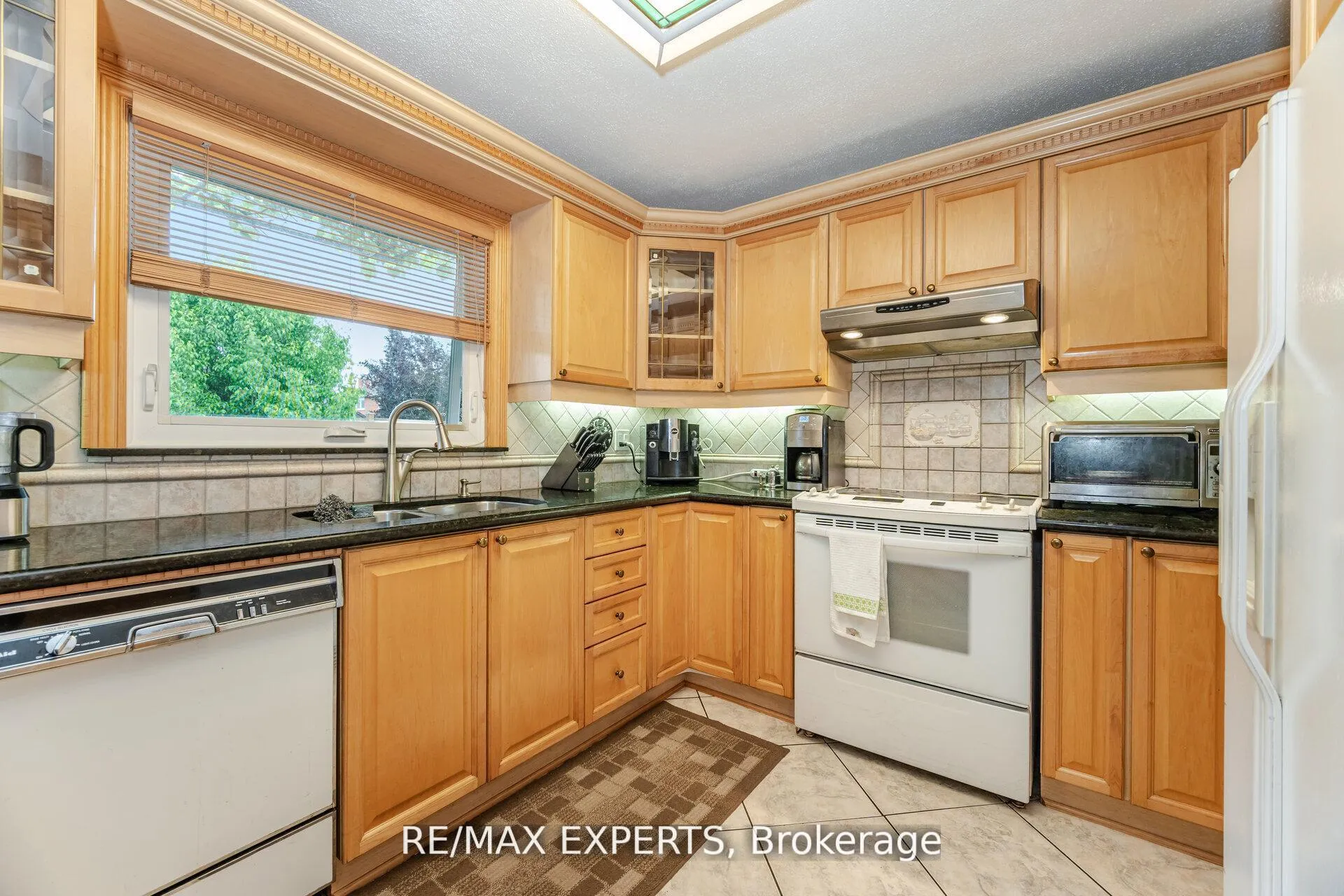 Photo 17 of 21 Williamsburg Lane, Vaughan, East Woodbridge — HOMEH