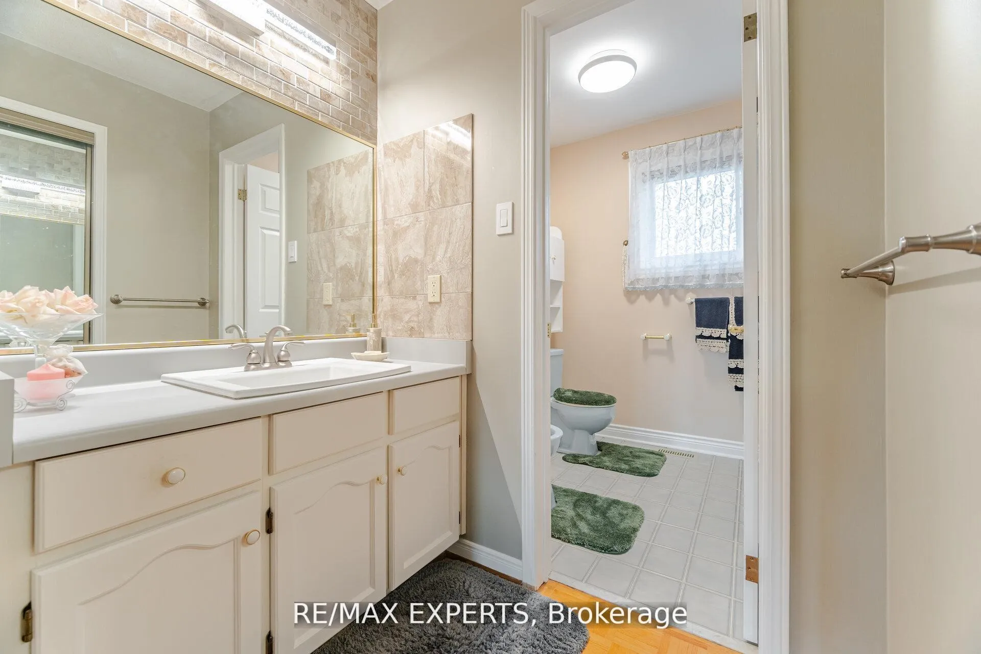 Photo 34 of 21 Williamsburg Lane, Vaughan, East Woodbridge — HOMEH