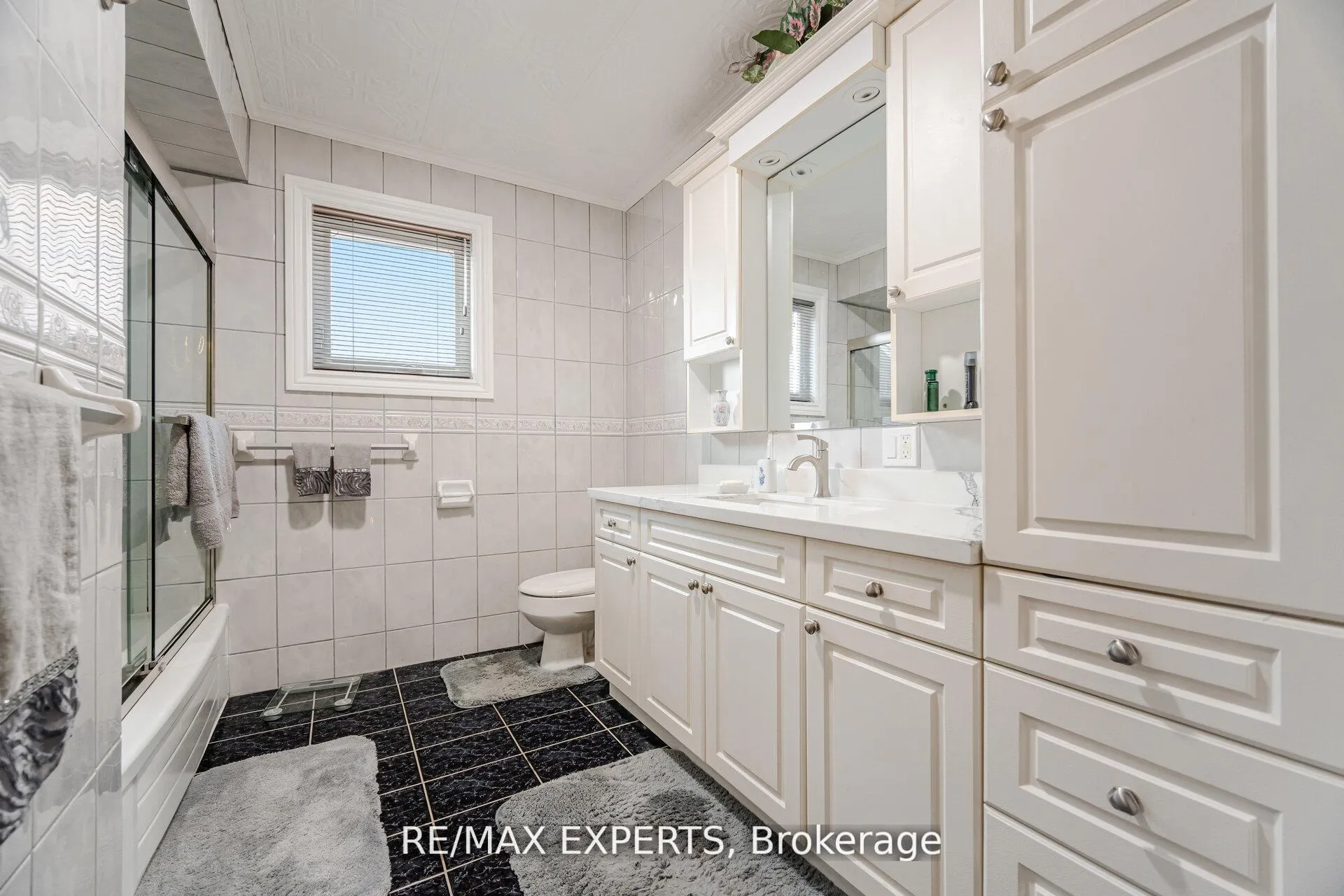 Photo 43 of 21 Williamsburg Lane, Vaughan, East Woodbridge — HOMEH
