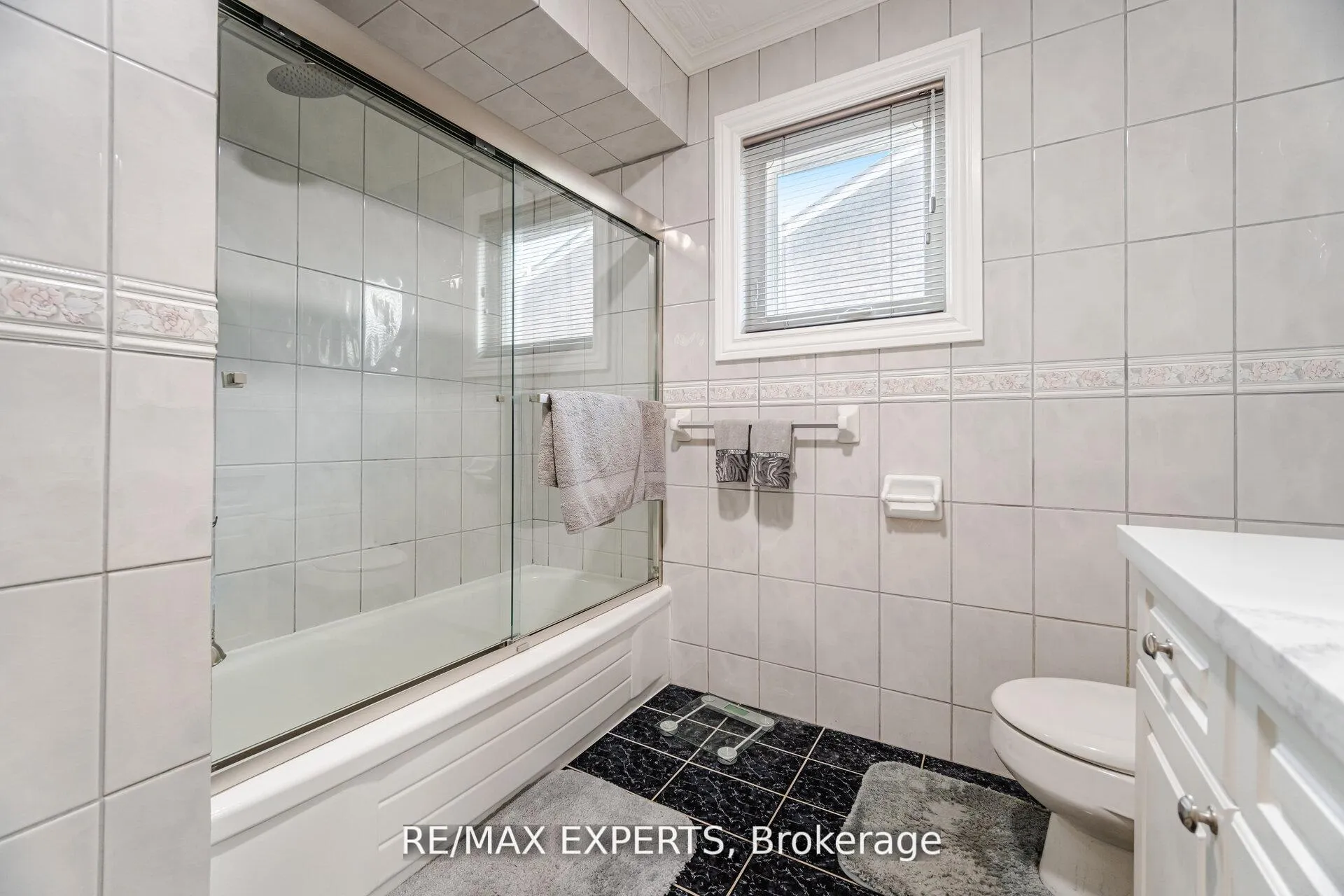 Photo 44 of 21 Williamsburg Lane, Vaughan, East Woodbridge — HOMEH