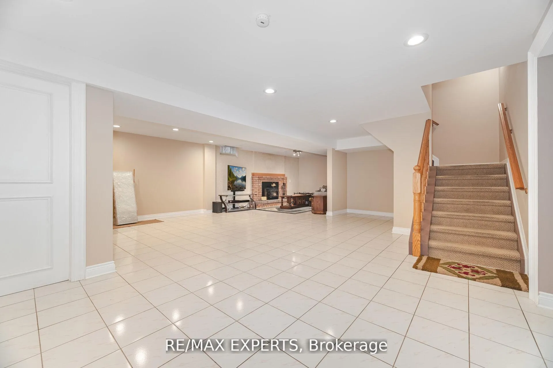 Photo 45 of 21 Williamsburg Lane, Vaughan, East Woodbridge — HOMEH