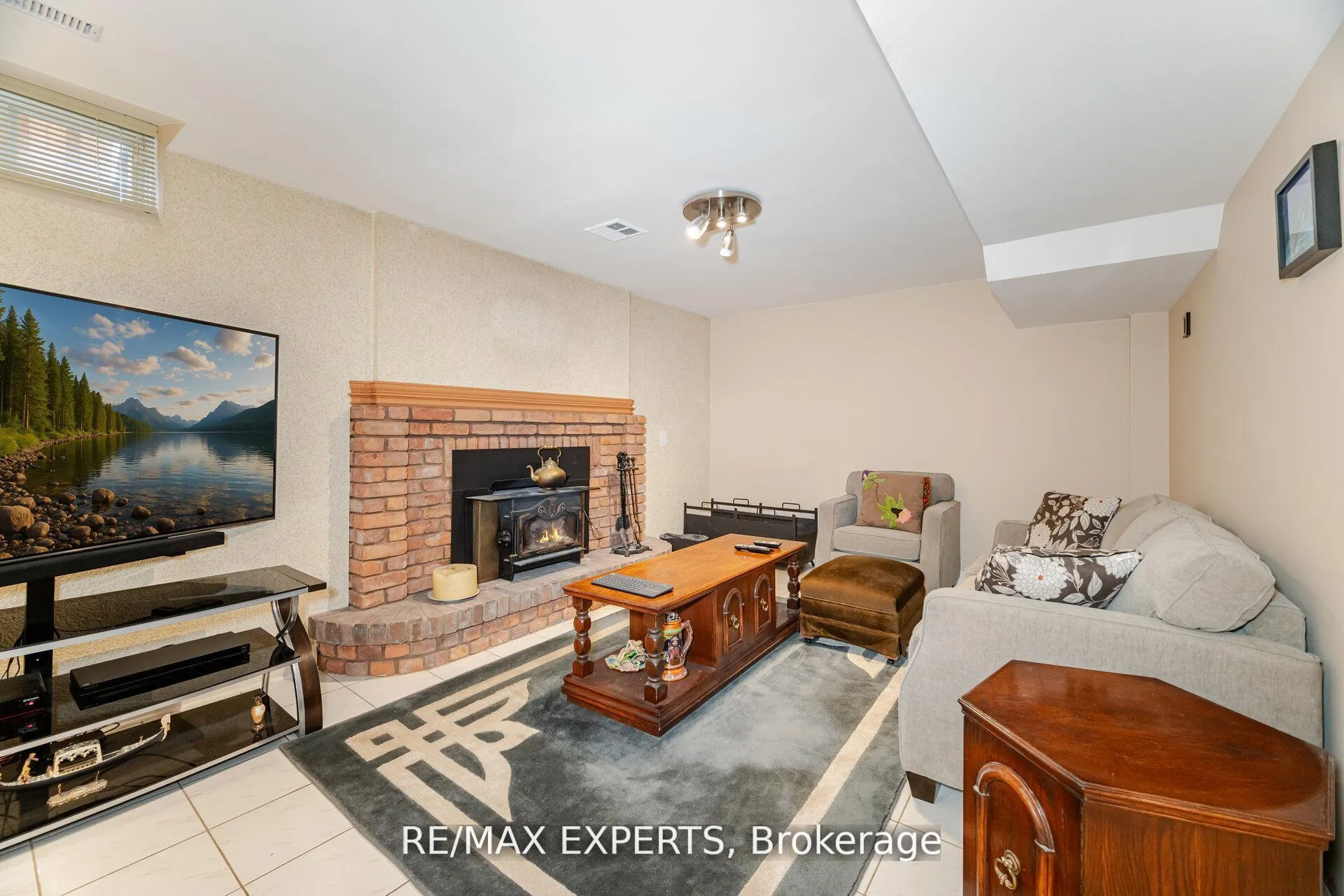 Photo 47 of 21 Williamsburg Lane, Vaughan, East Woodbridge — HOMEH