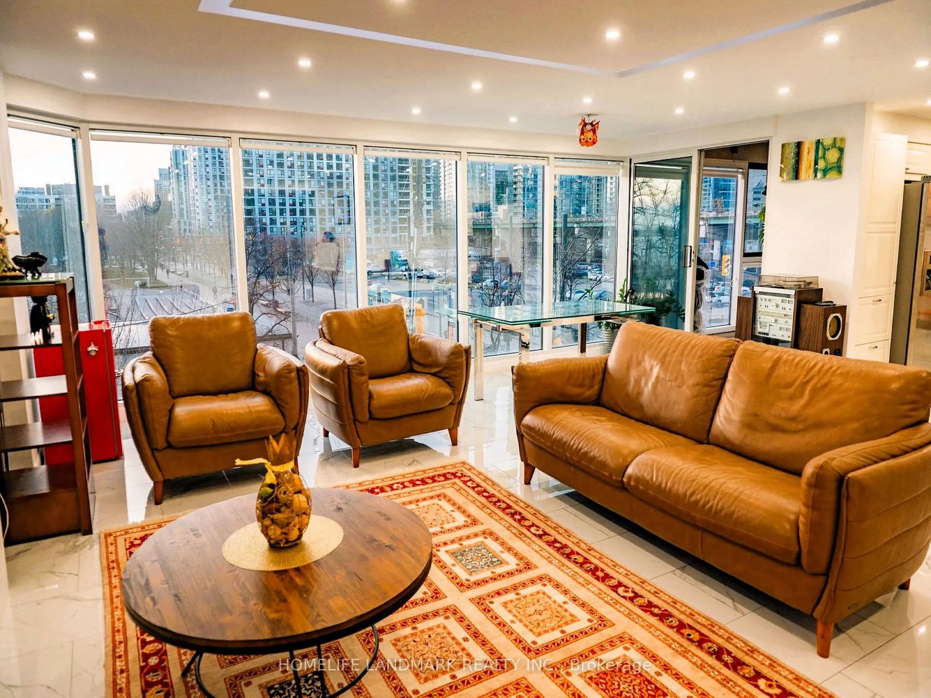 Photo 13 of Unit 304, 251 Queens Quay W, Toronto, Waterfront Communities — HOMEH