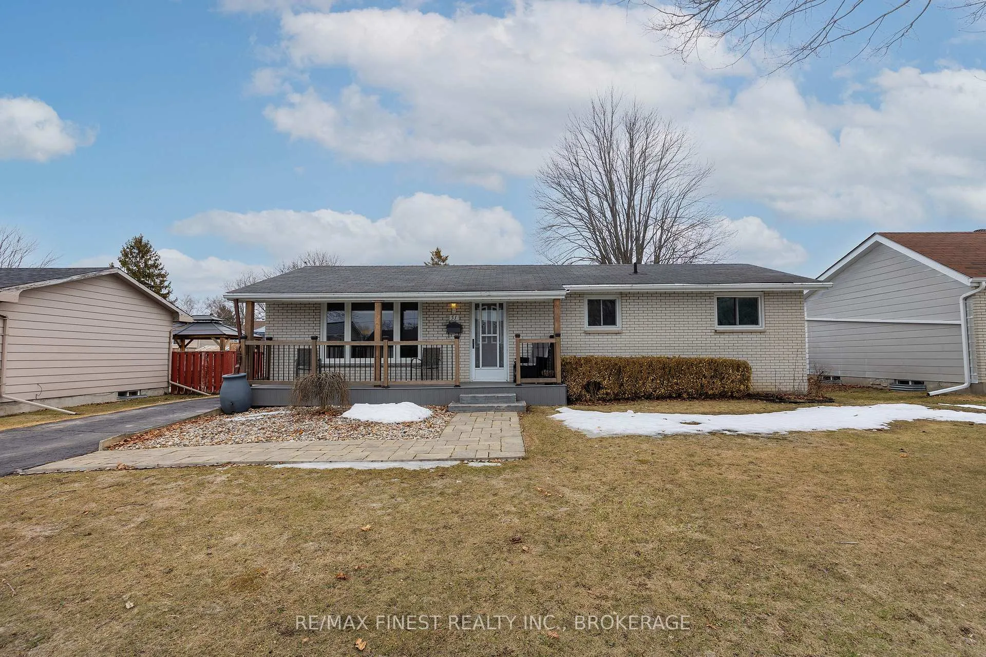 Photo 3 of 51 Harvard Place, Loyalist, Amherstview — HOMEH