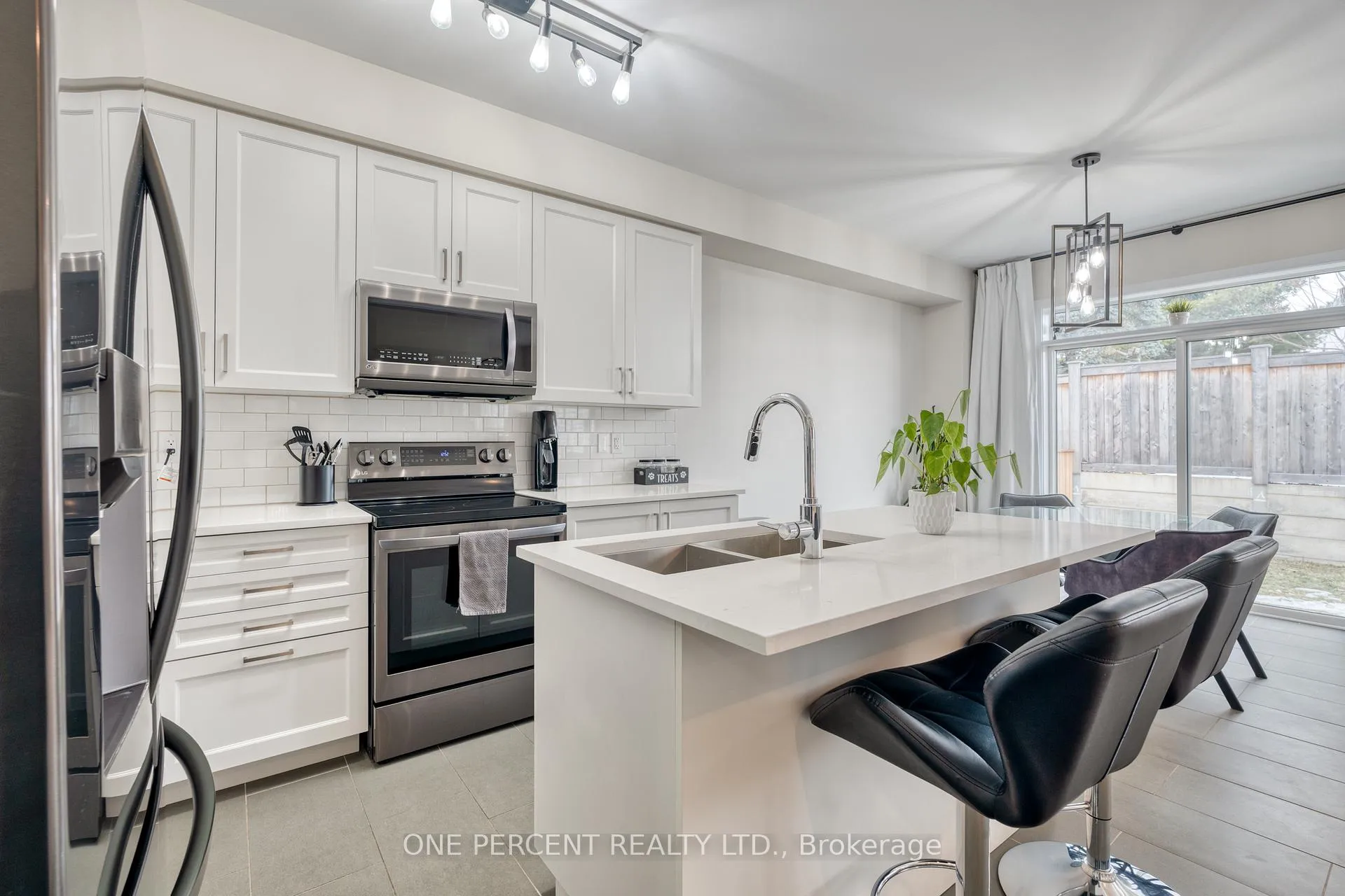 Photo 8 of 47 Sundin Drive, Haldimand — HOMEH