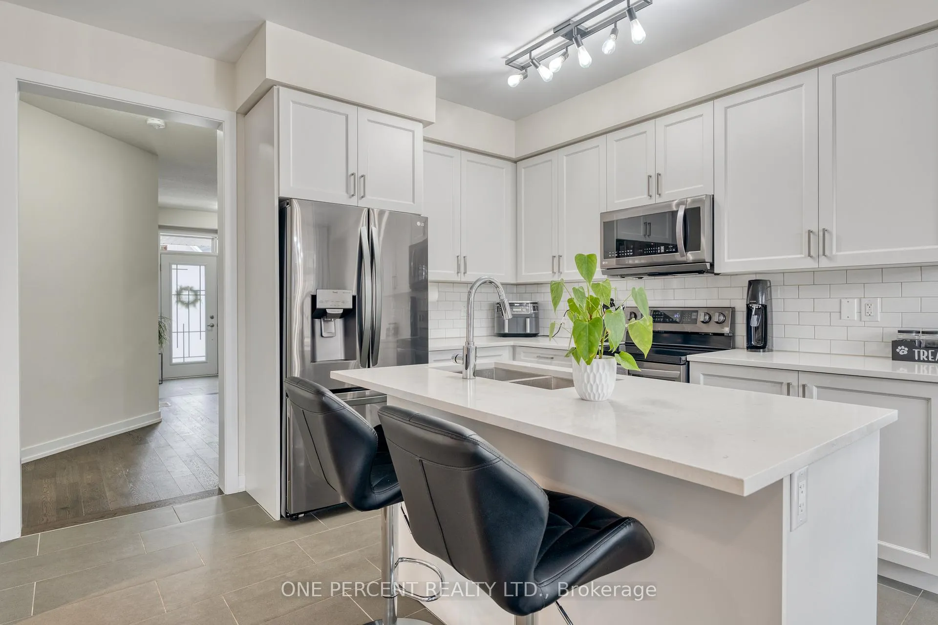 Photo 9 of 47 Sundin Drive, Haldimand — HOMEH
