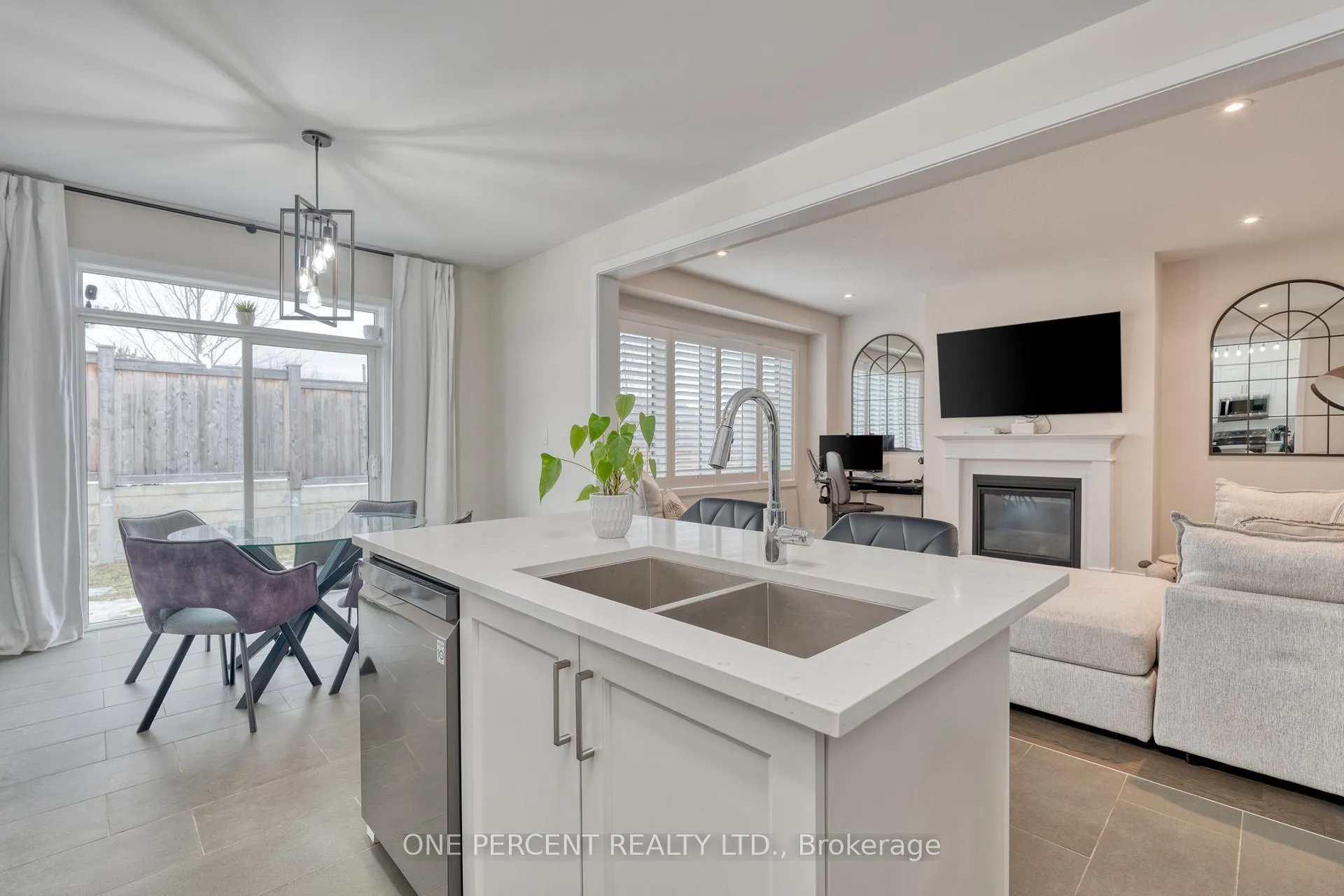 Photo 11 of 47 Sundin Drive, Haldimand — HOMEH