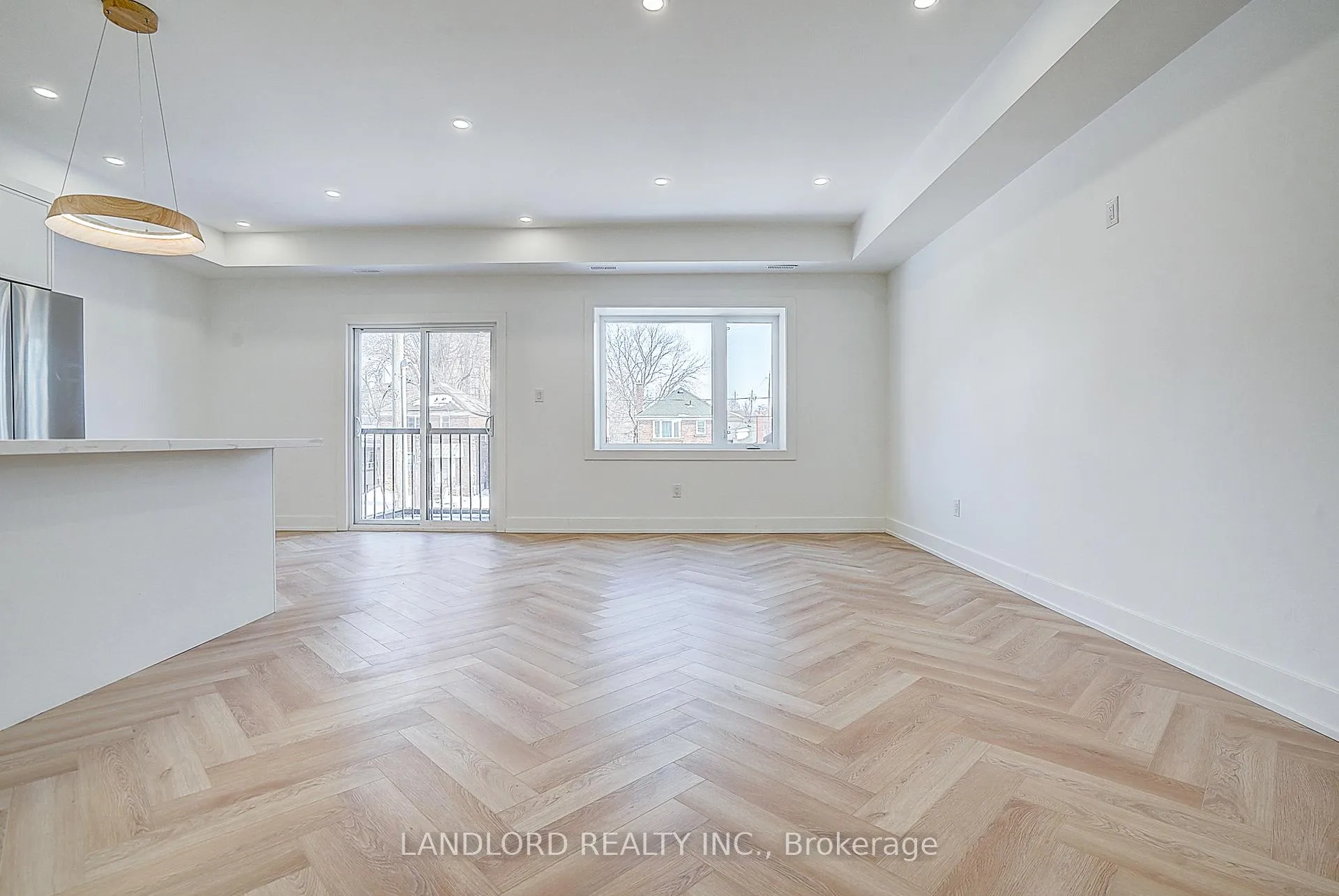 Photo 8 of Unit 2, 1146 Broadview Avenue, Toronto, Broadview North — HOMEH