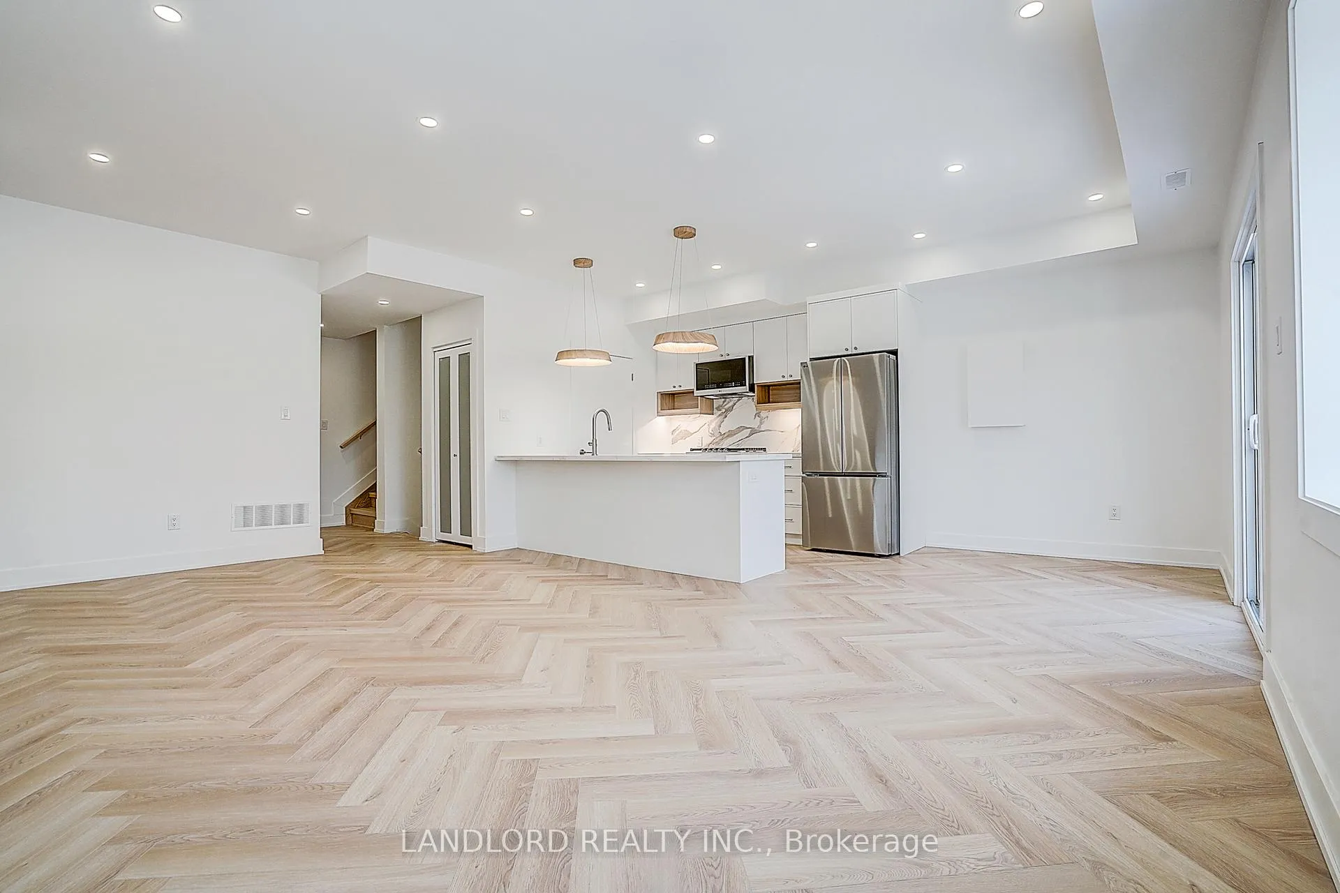Photo 10 of Unit 2, 1146 Broadview Avenue, Toronto, Broadview North — HOMEH