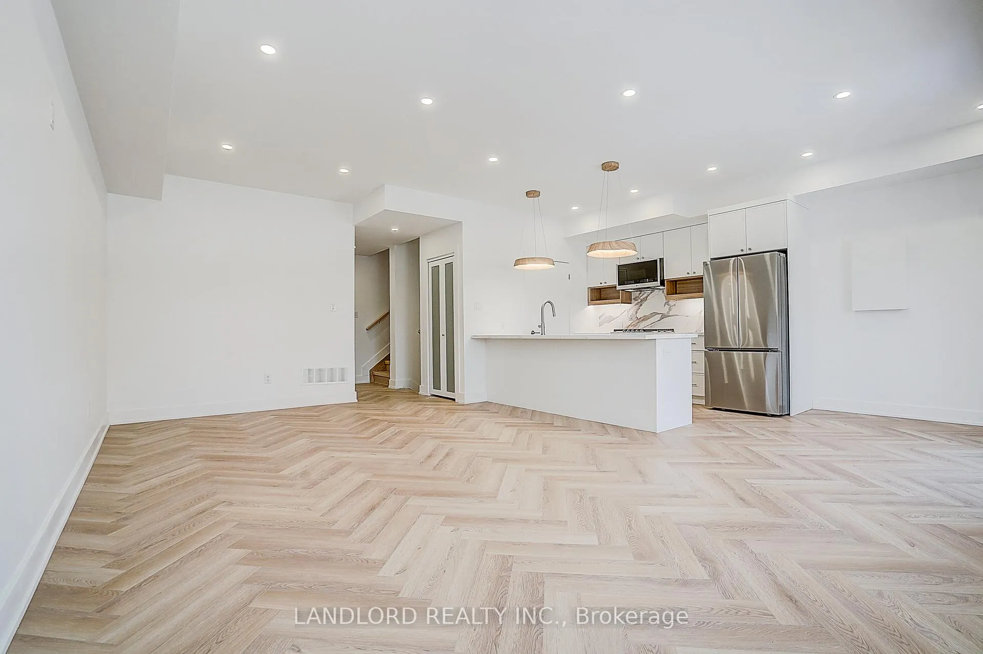 Photo 11 of Unit 2, 1146 Broadview Avenue, Toronto, Broadview North — HOMEH