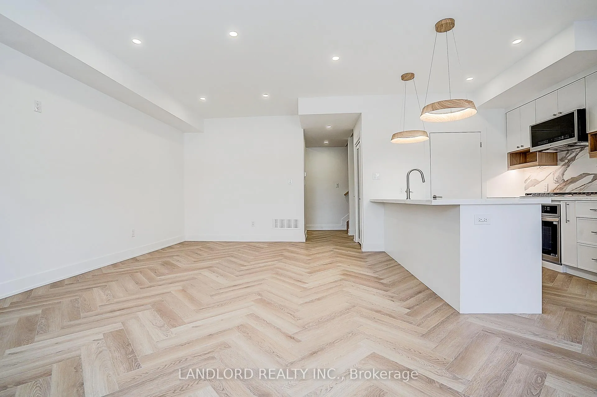 Photo 12 of Unit 2, 1146 Broadview Avenue, Toronto, Broadview North — HOMEH