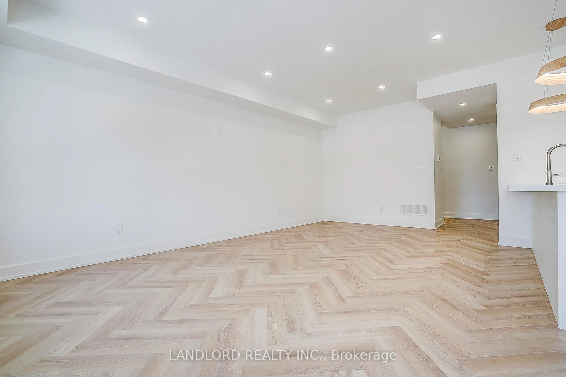 Photo 13 of Unit 2, 1146 Broadview Avenue, Toronto, Broadview North — HOMEH