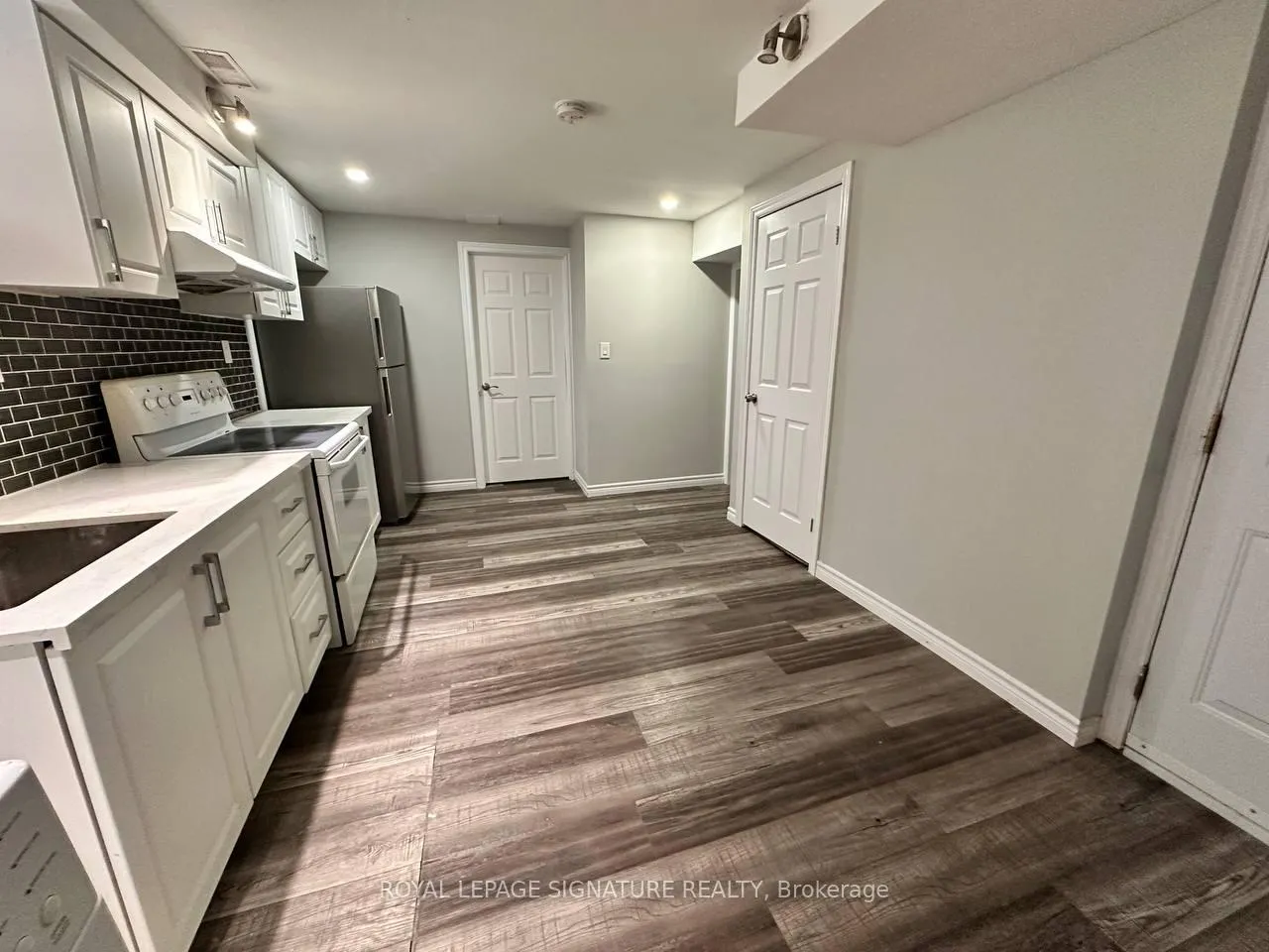 Photo 3 of 843 Brandenburg Boulevard, Waterloo — HOMEH