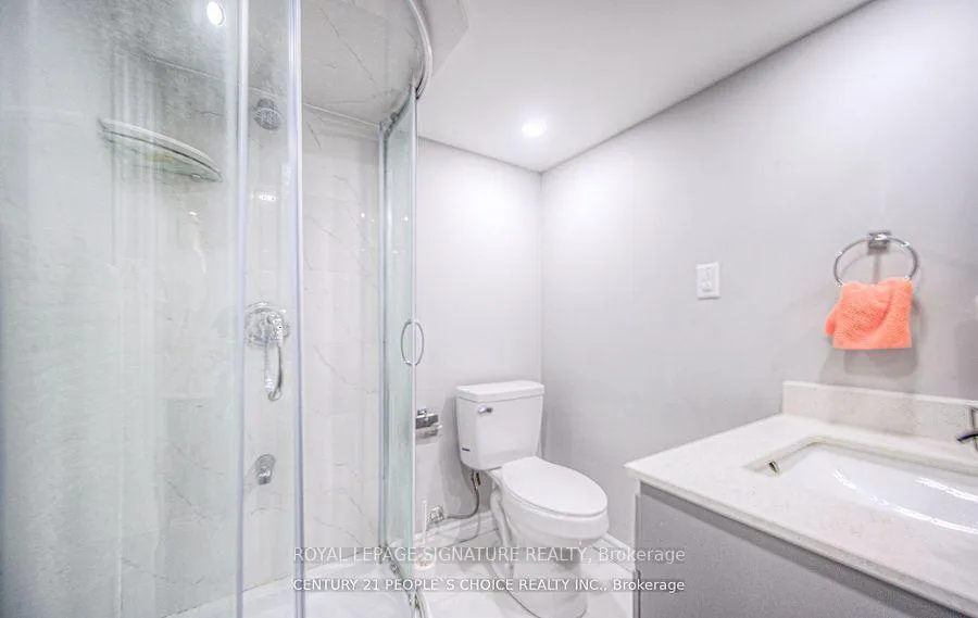 Photo 8 of 843 Brandenburg Boulevard, Waterloo — HOMEH