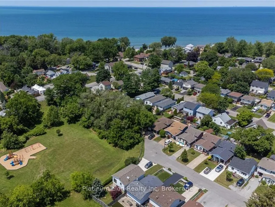 Photo 1 of 11 1/2 Durham Drive, St. Catharines, Port Weller — HOMEH