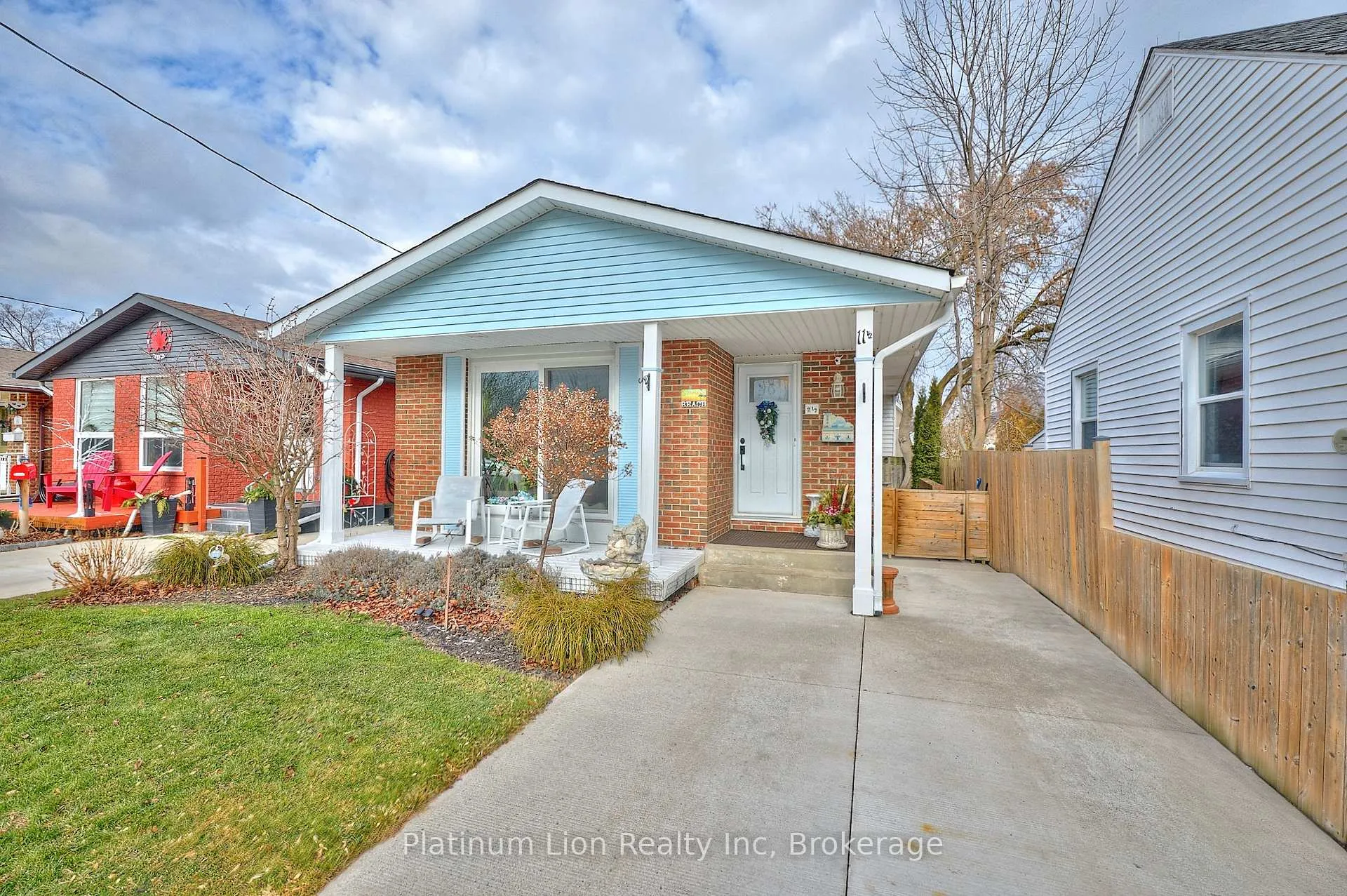 Photo 4 of 11 1/2 Durham Drive, St. Catharines, Port Weller — HOMEH