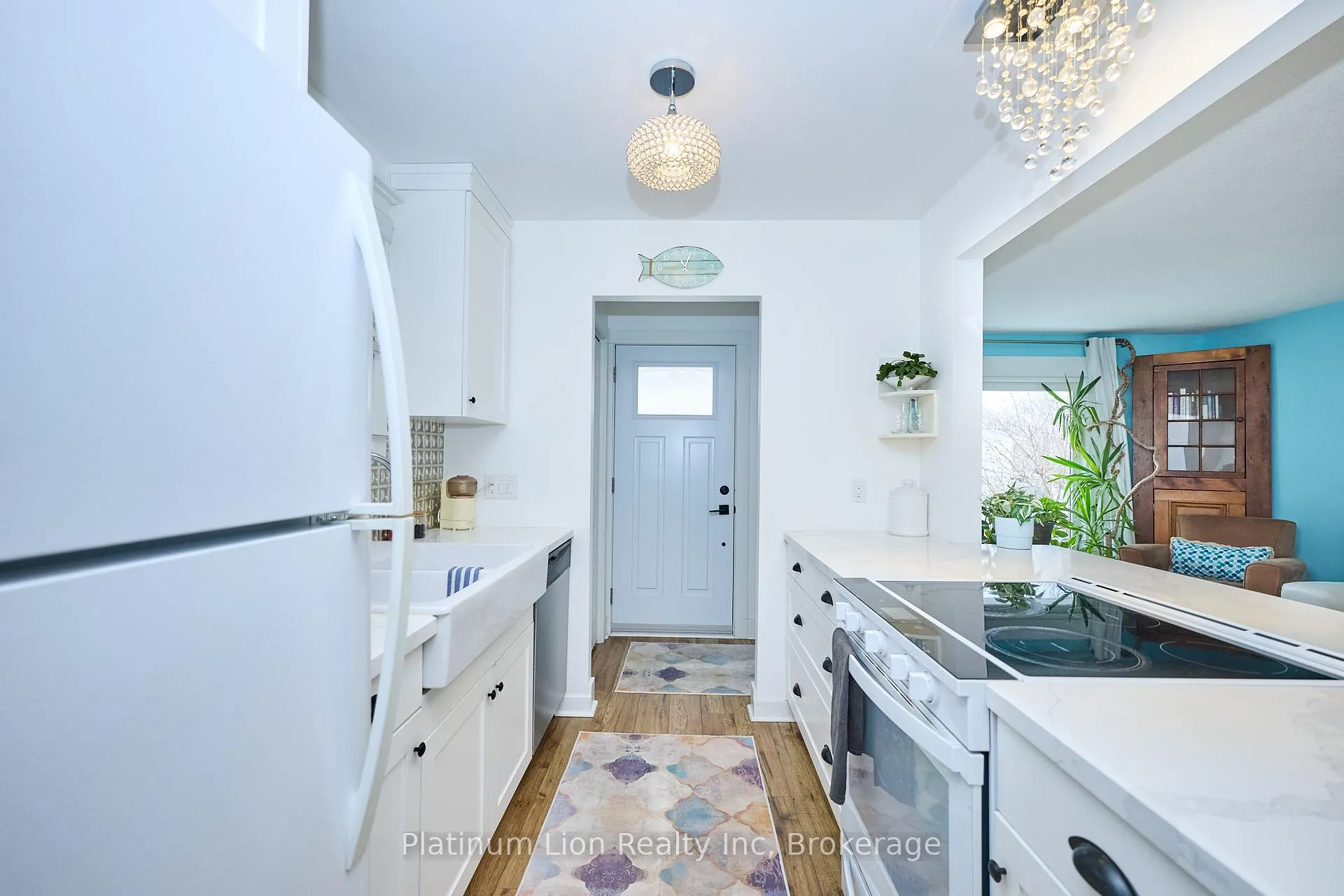 Photo 8 of 11 1/2 Durham Drive, St. Catharines, Port Weller — HOMEH