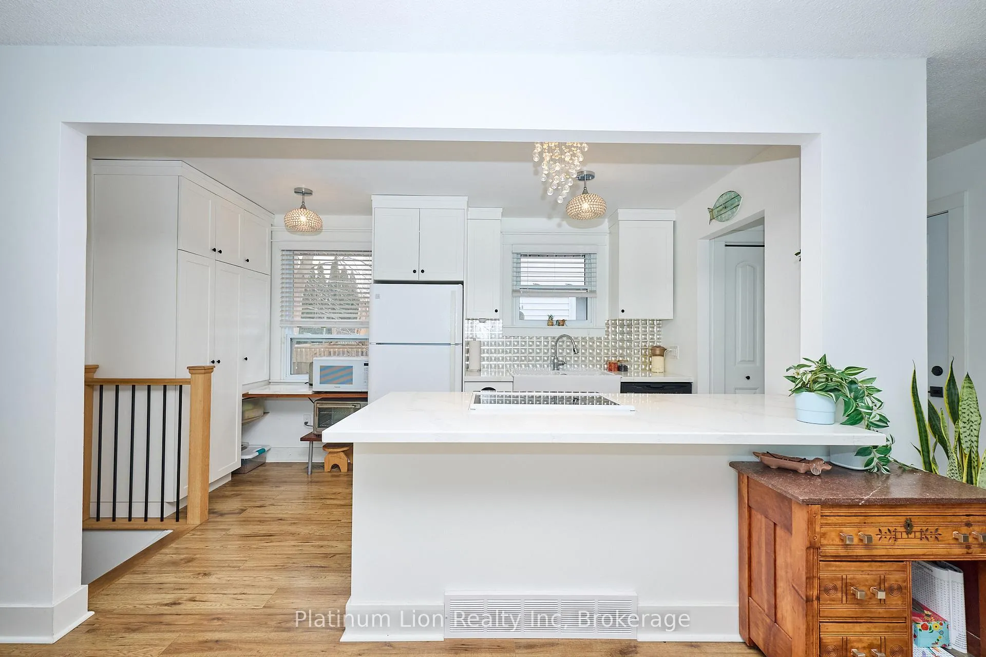 Photo 9 of 11 1/2 Durham Drive, St. Catharines, Port Weller — HOMEH