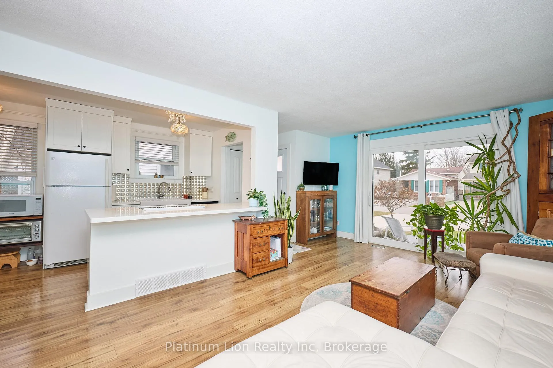 Photo 13 of 11 1/2 Durham Drive, St. Catharines, Port Weller — HOMEH