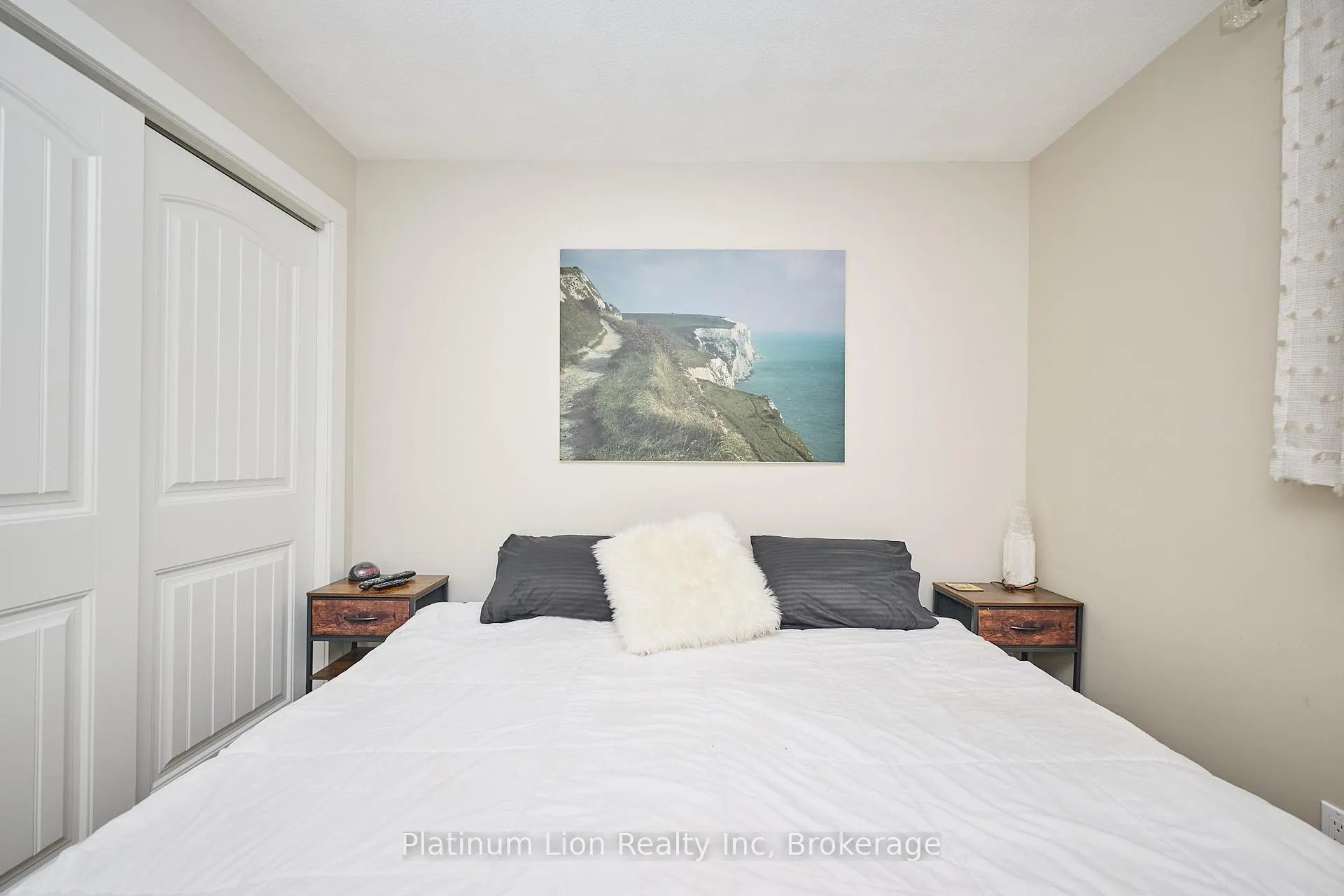 Photo 19 of 11 1/2 Durham Drive, St. Catharines, Port Weller — HOMEH
