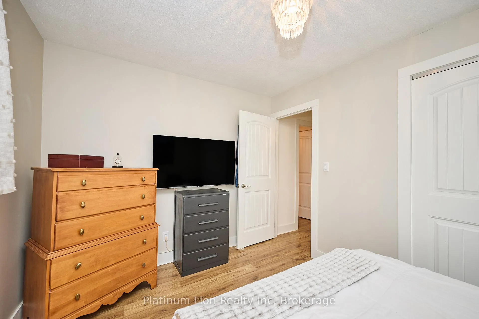 Photo 20 of 11 1/2 Durham Drive, St. Catharines, Port Weller — HOMEH