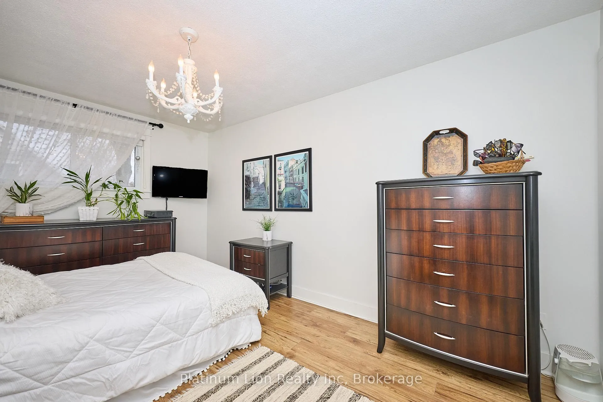 Photo 21 of 11 1/2 Durham Drive, St. Catharines, Port Weller — HOMEH