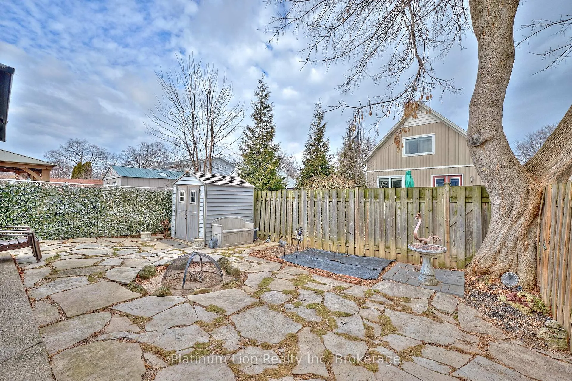Photo 29 of 11 1/2 Durham Drive, St. Catharines, Port Weller — HOMEH