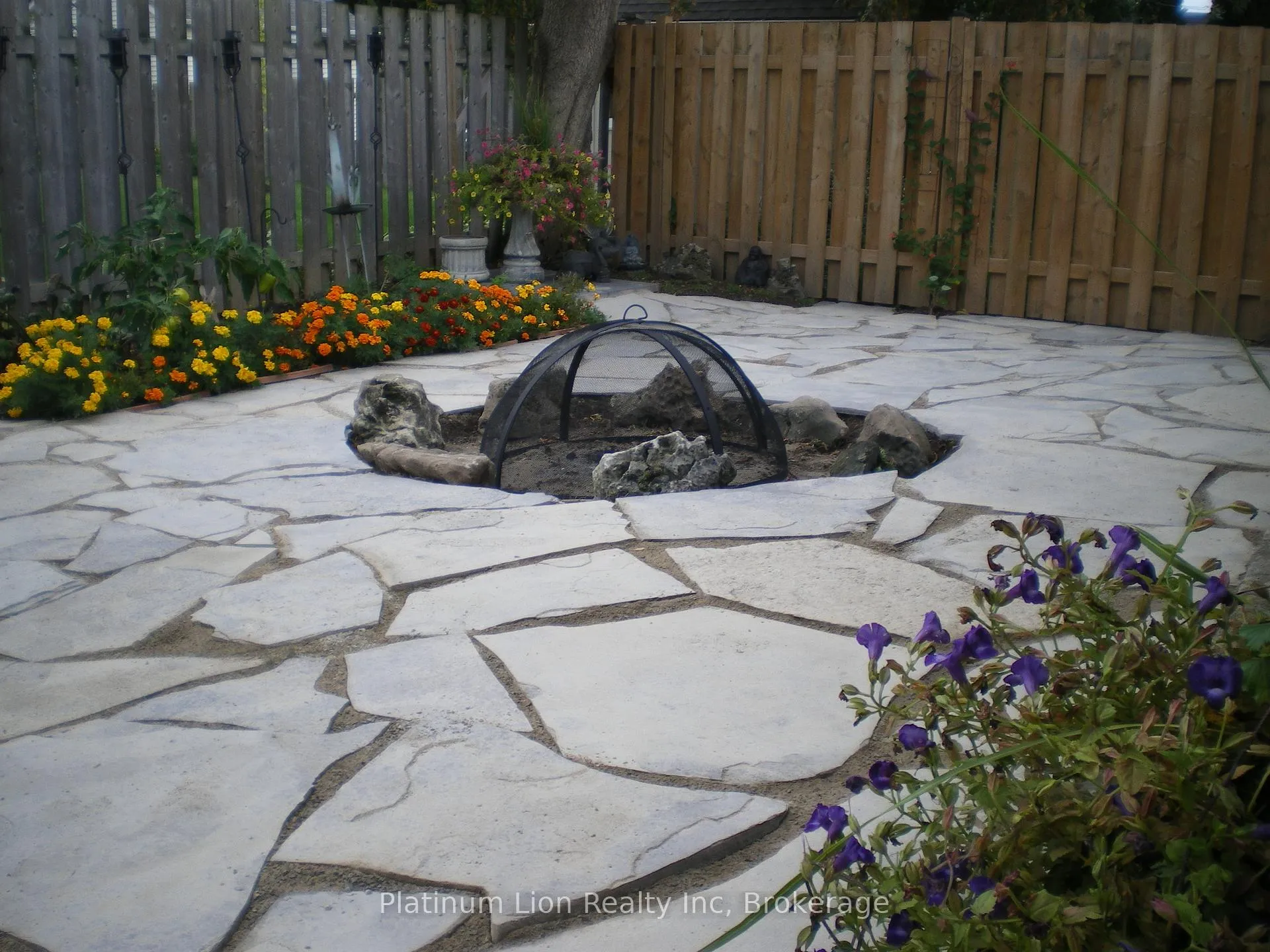 Photo 32 of 11 1/2 Durham Drive, St. Catharines, Port Weller — HOMEH