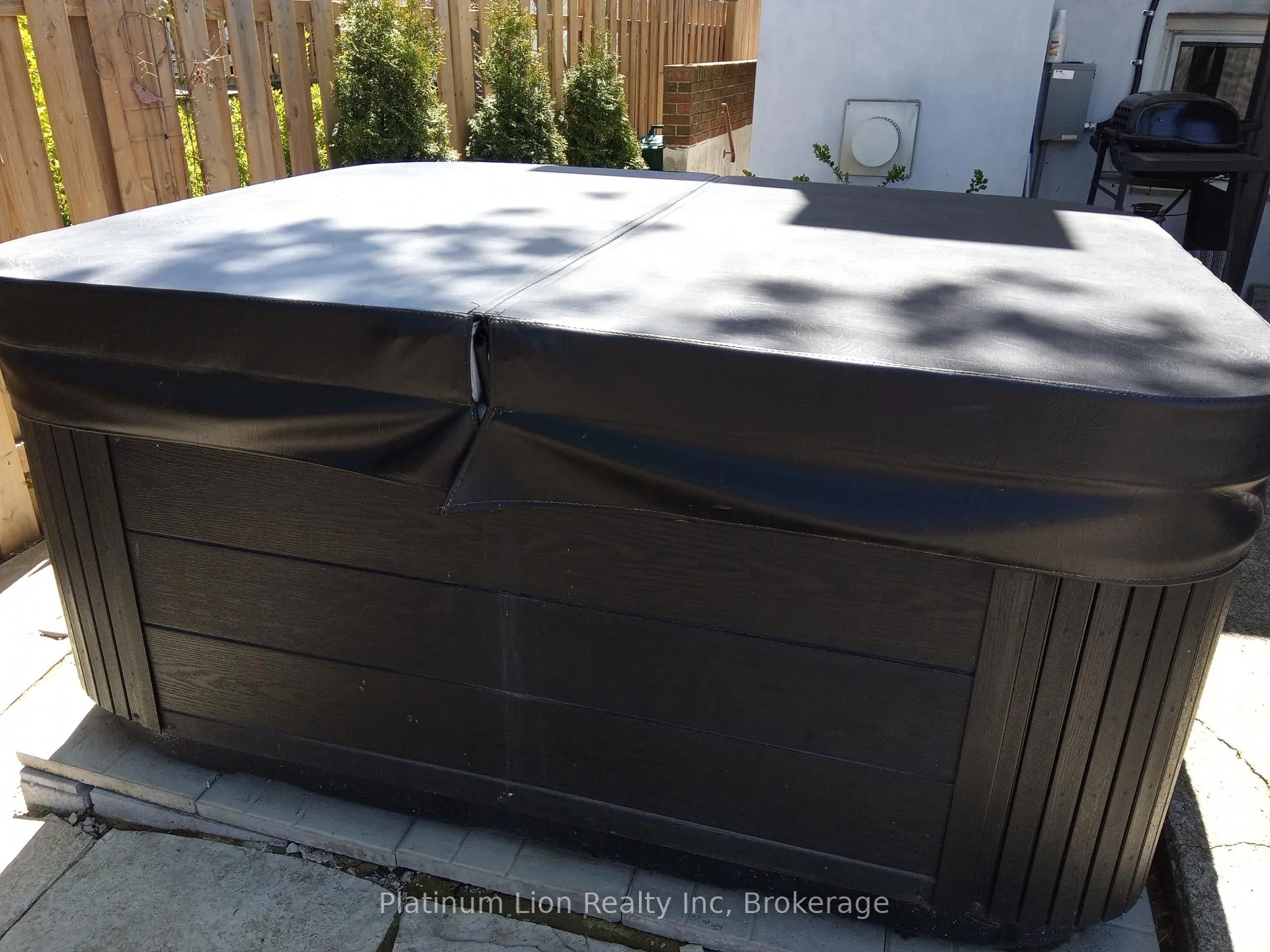 Photo 33 of 11 1/2 Durham Drive, St. Catharines, Port Weller — HOMEH