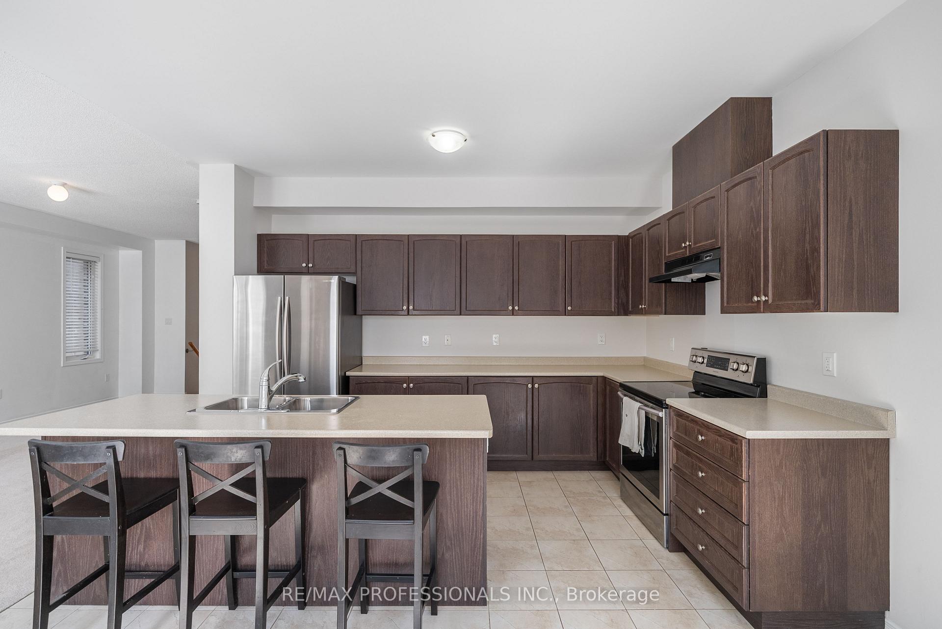 Photo 10 of 1017 Abram Court, Innisfil, Alcona — HOMEH