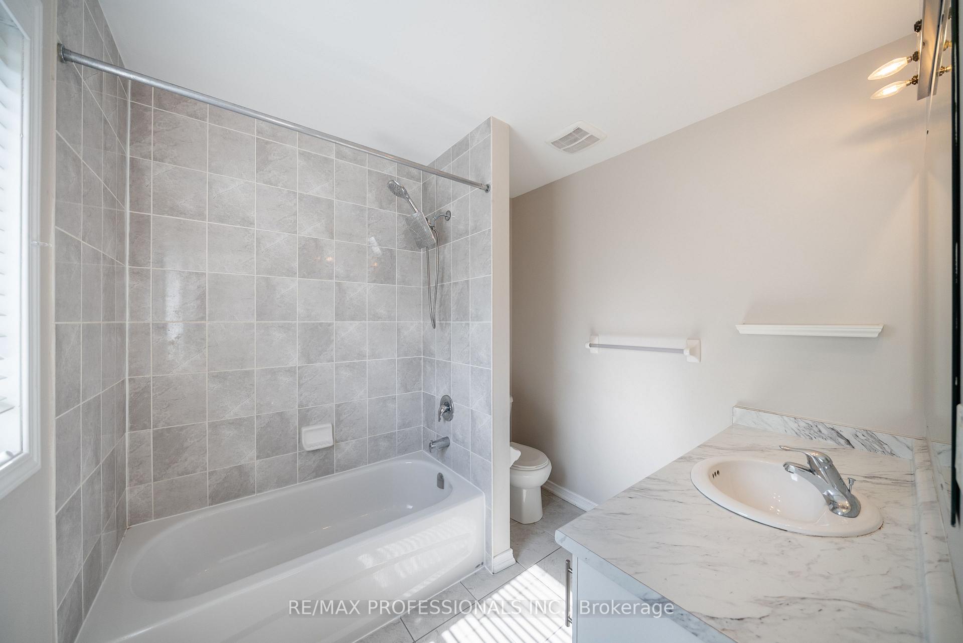Photo 19 of 1017 Abram Court, Innisfil, Alcona — HOMEH