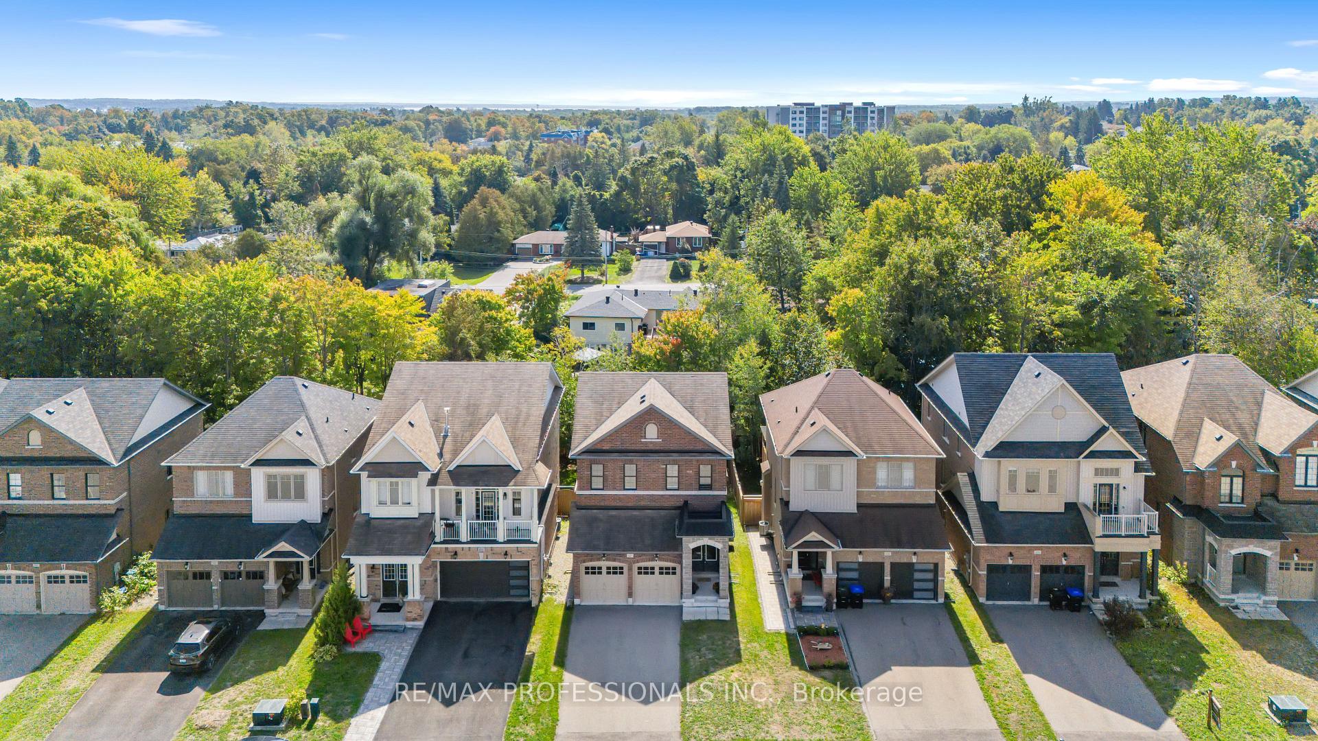 Photo 31 of 1017 Abram Court, Innisfil, Alcona — HOMEH
