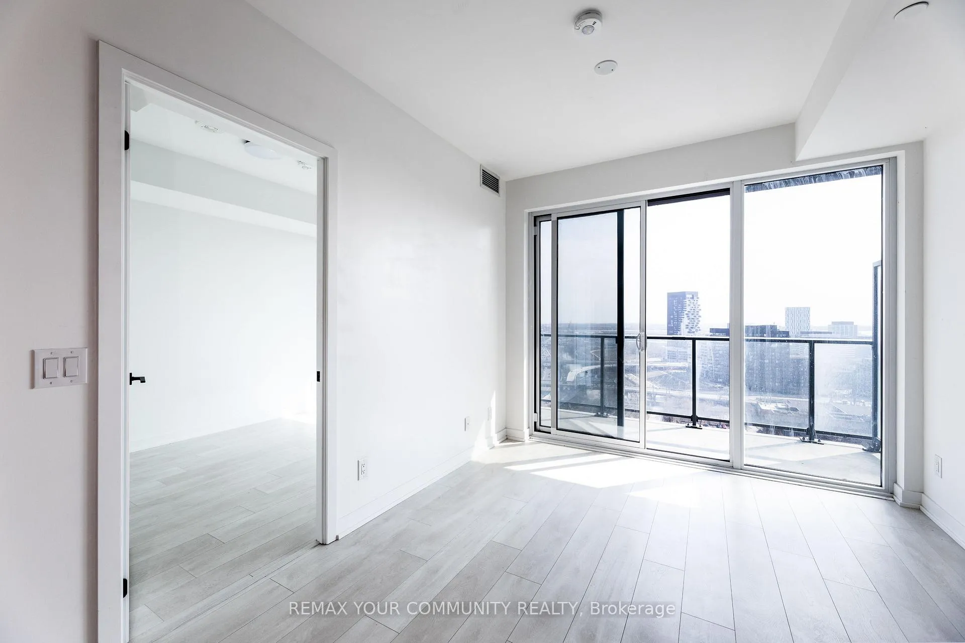 Photo 10 of Unit 1903, 5 Defries Street, Toronto, Regent Park — HOMEH