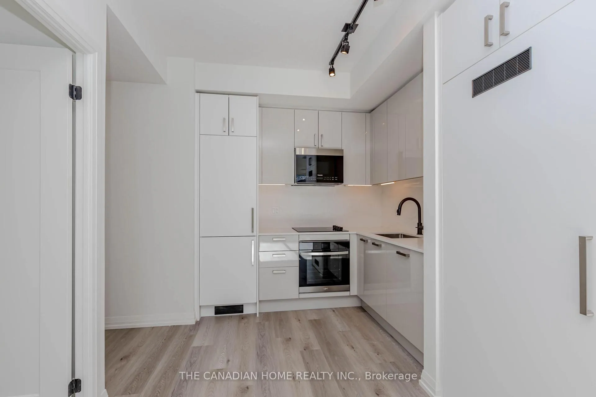 Photo 16 of Unit 704, 280 Dundas Street W, Toronto, Kensington-Chinatown — HOMEH
