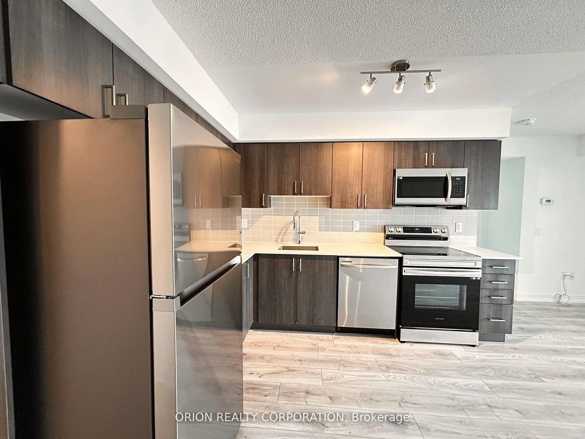Photo 2 of Unit 910, 1455 Celebration Drive, Pickering, Bay Ridges — HOMEH