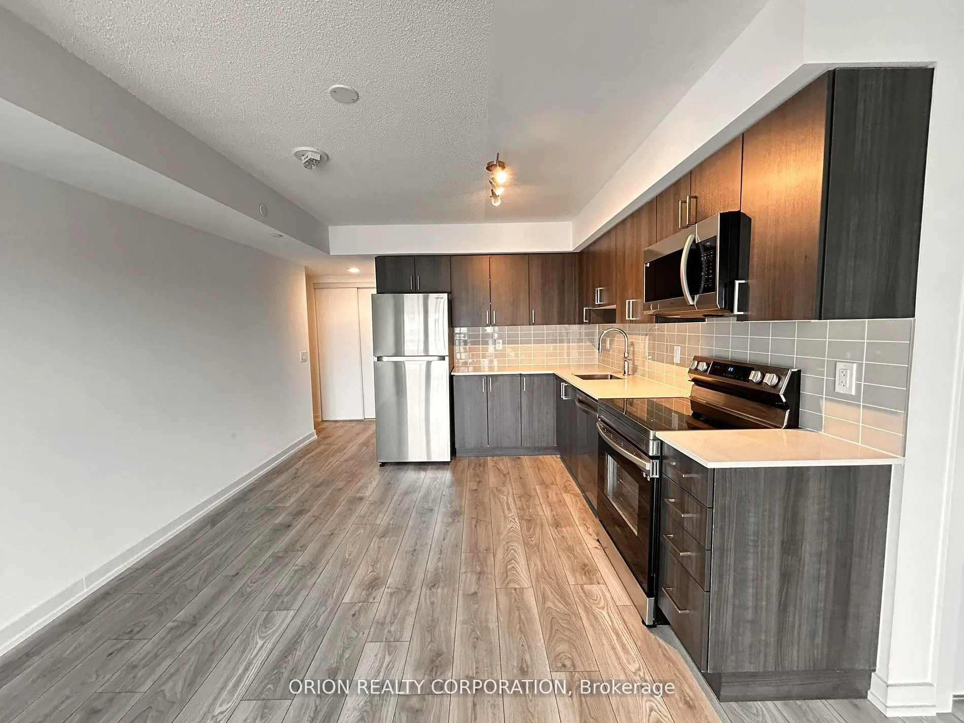 Photo 3 of Unit 910, 1455 Celebration Drive, Pickering, Bay Ridges — HOMEH