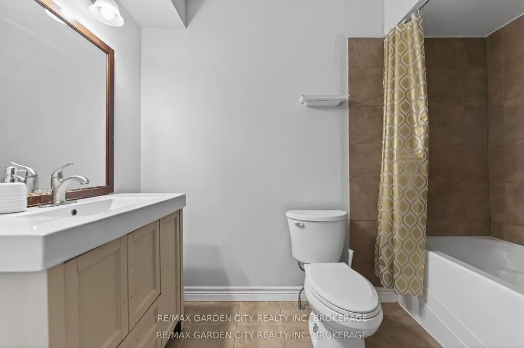 Photo 7 of 49 Autumn Place, St. Catharines, Oakdale — HOMEH