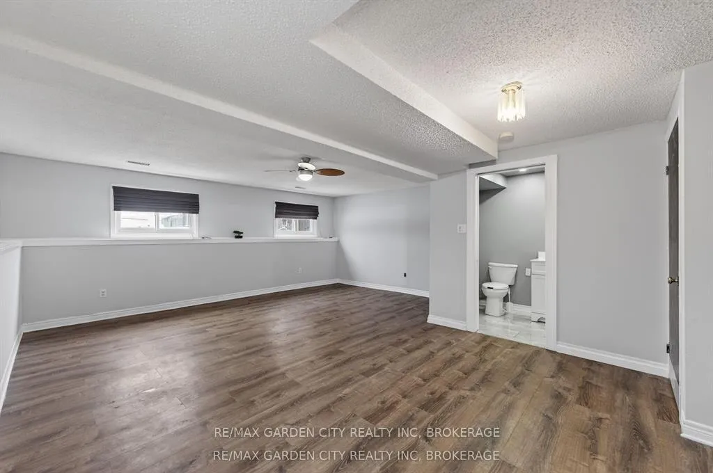 Photo 16 of 49 Autumn Place, St. Catharines, Oakdale — HOMEH