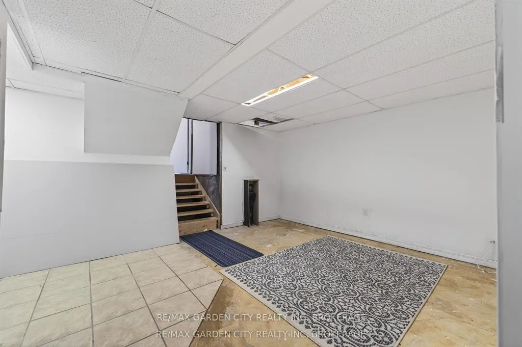 Photo 22 of 49 Autumn Place, St. Catharines, Oakdale — HOMEH