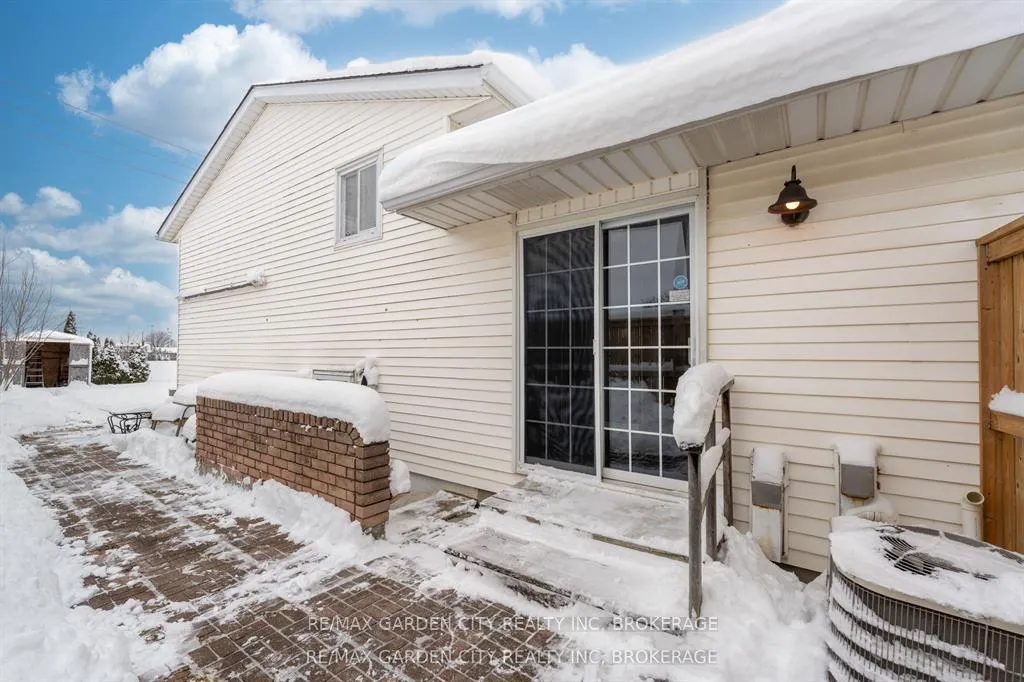 Photo 28 of 49 Autumn Place, St. Catharines, Oakdale — HOMEH