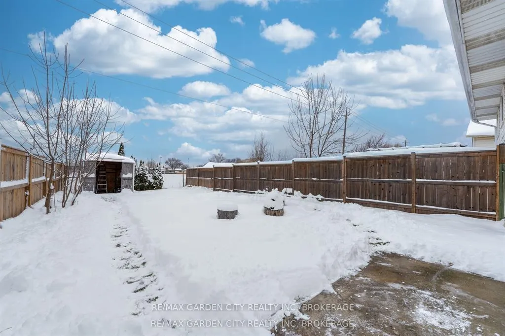 Photo 29 of 49 Autumn Place, St. Catharines, Oakdale — HOMEH