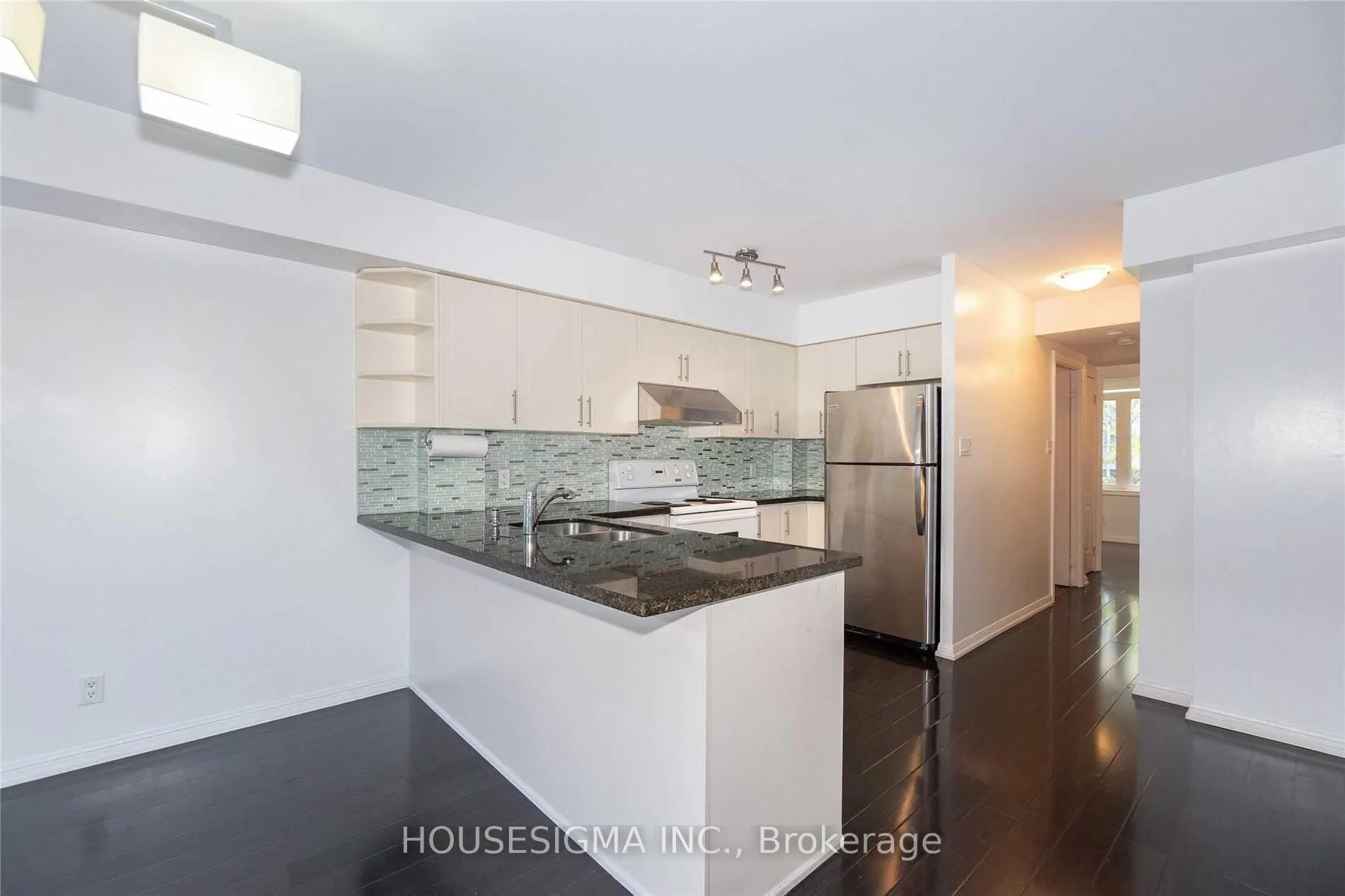 Photo 6 of Unit 303, 3 Shank Street, Toronto, Niagara — HOMEH