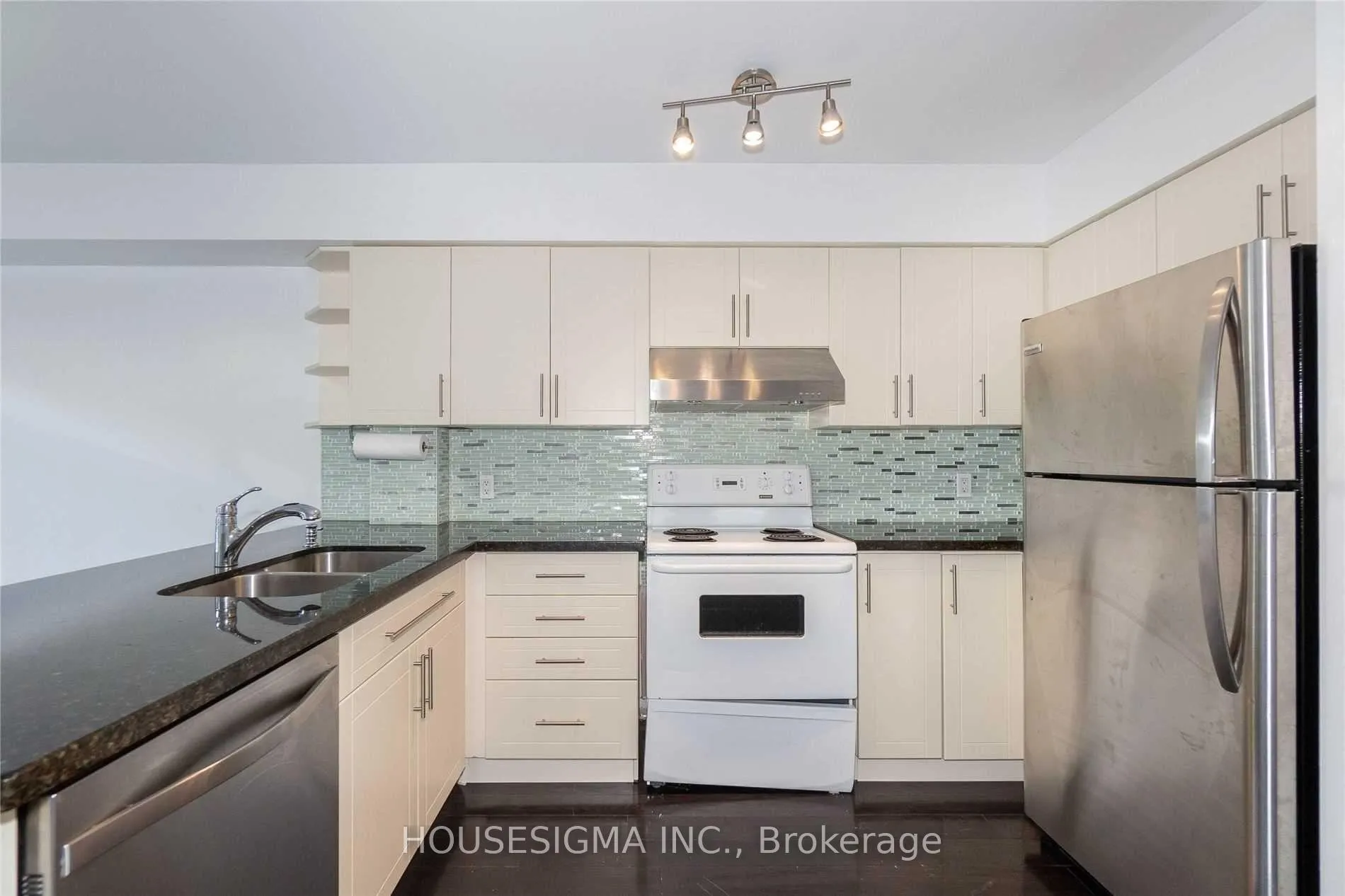 Photo 9 of Unit 303, 3 Shank Street, Toronto, Niagara — HOMEH