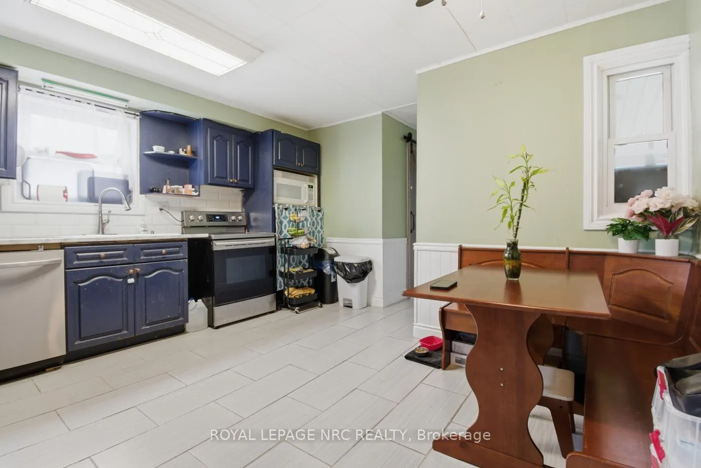 Photo 8 of 82 McArthur Avenue, Welland, Lincoln/Crowland — HOMEH