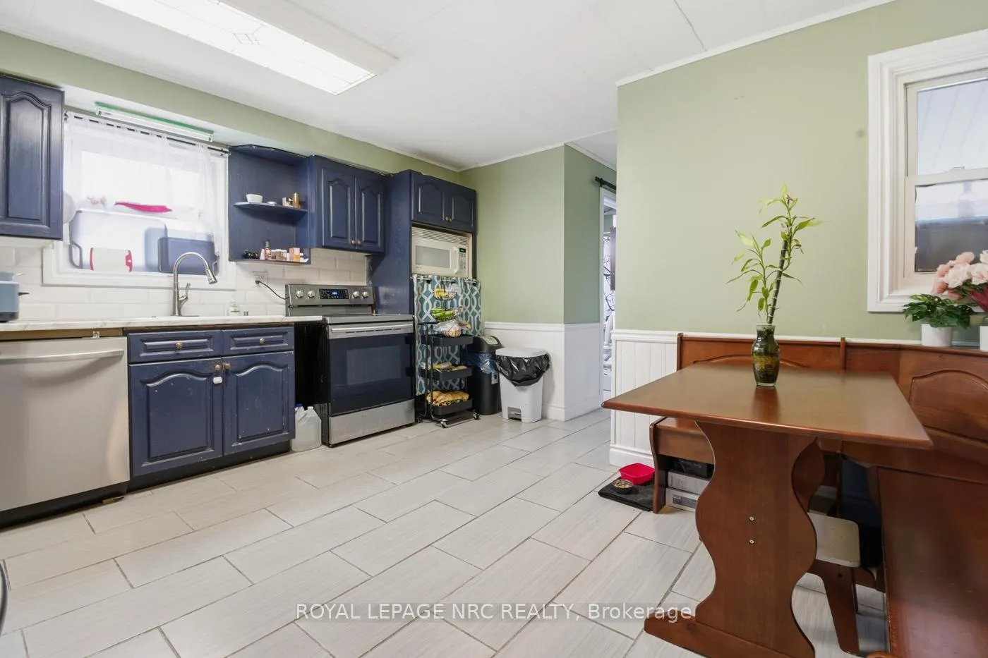 Photo 11 of 82 McArthur Avenue, Welland, Lincoln/Crowland — HOMEH